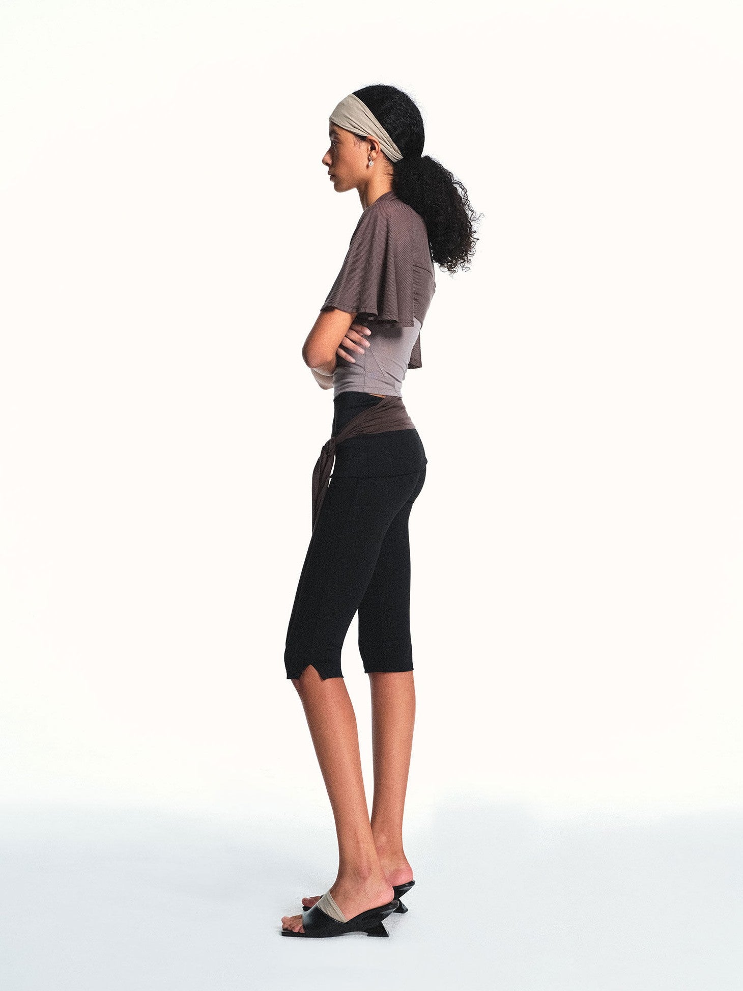 kvkv Black Side Slit Foldover Waist Fitted Capri Women&