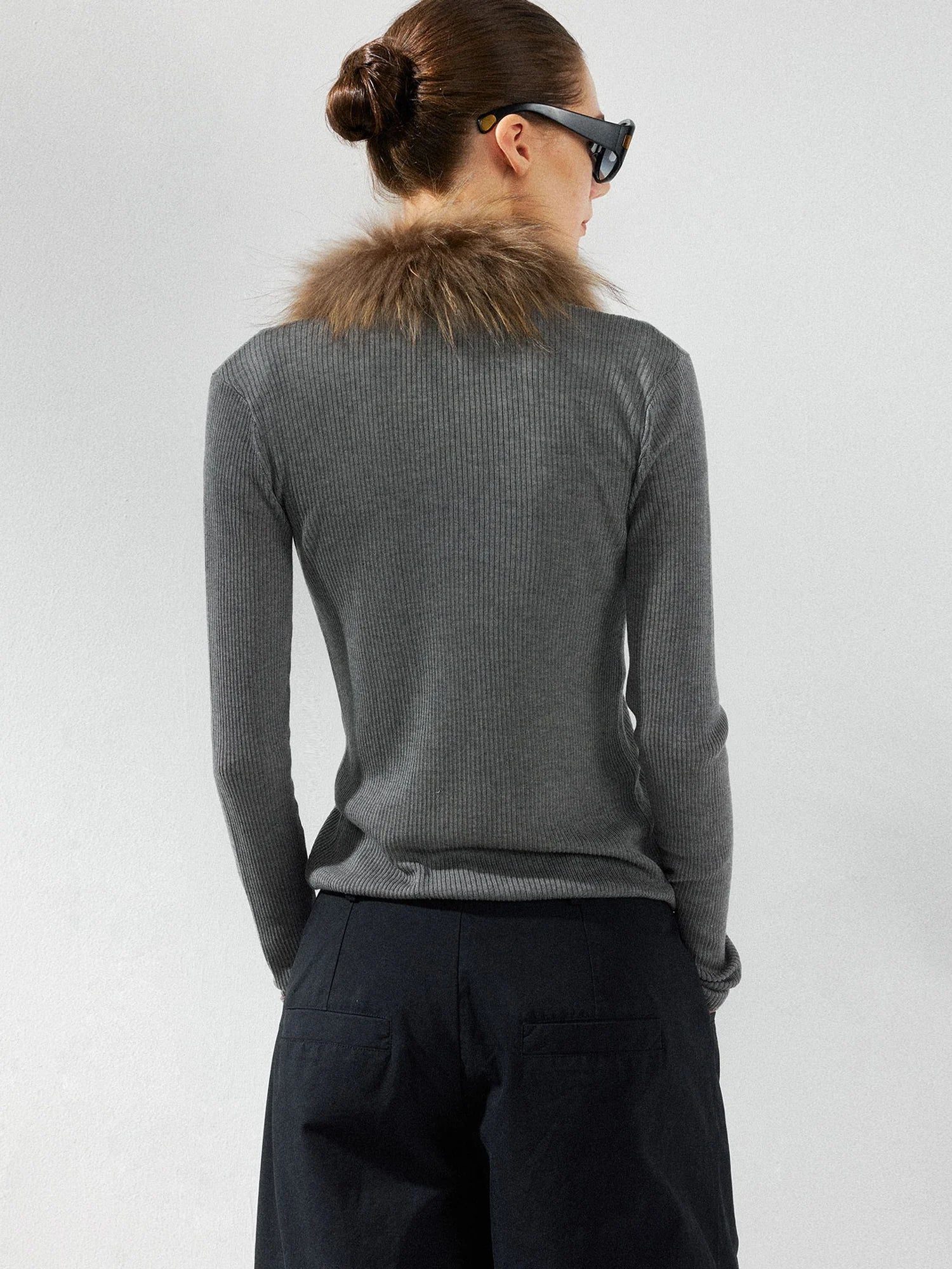 kvkv Cashmere Blend Gray Knit Cardigan With Detachable Raccoon Fur Collar