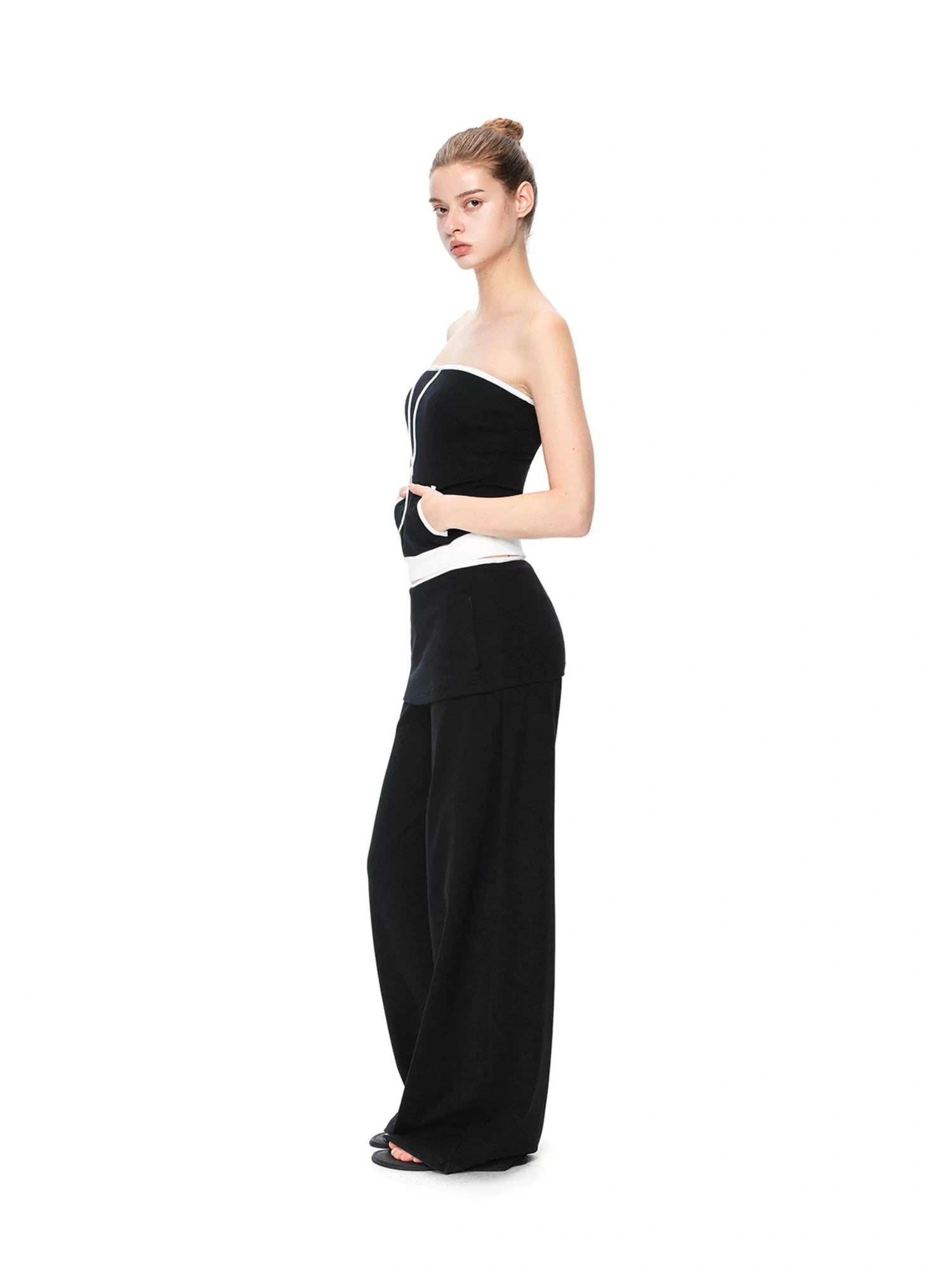 kvkv Contrast Pocket Kangaroo Crop Top