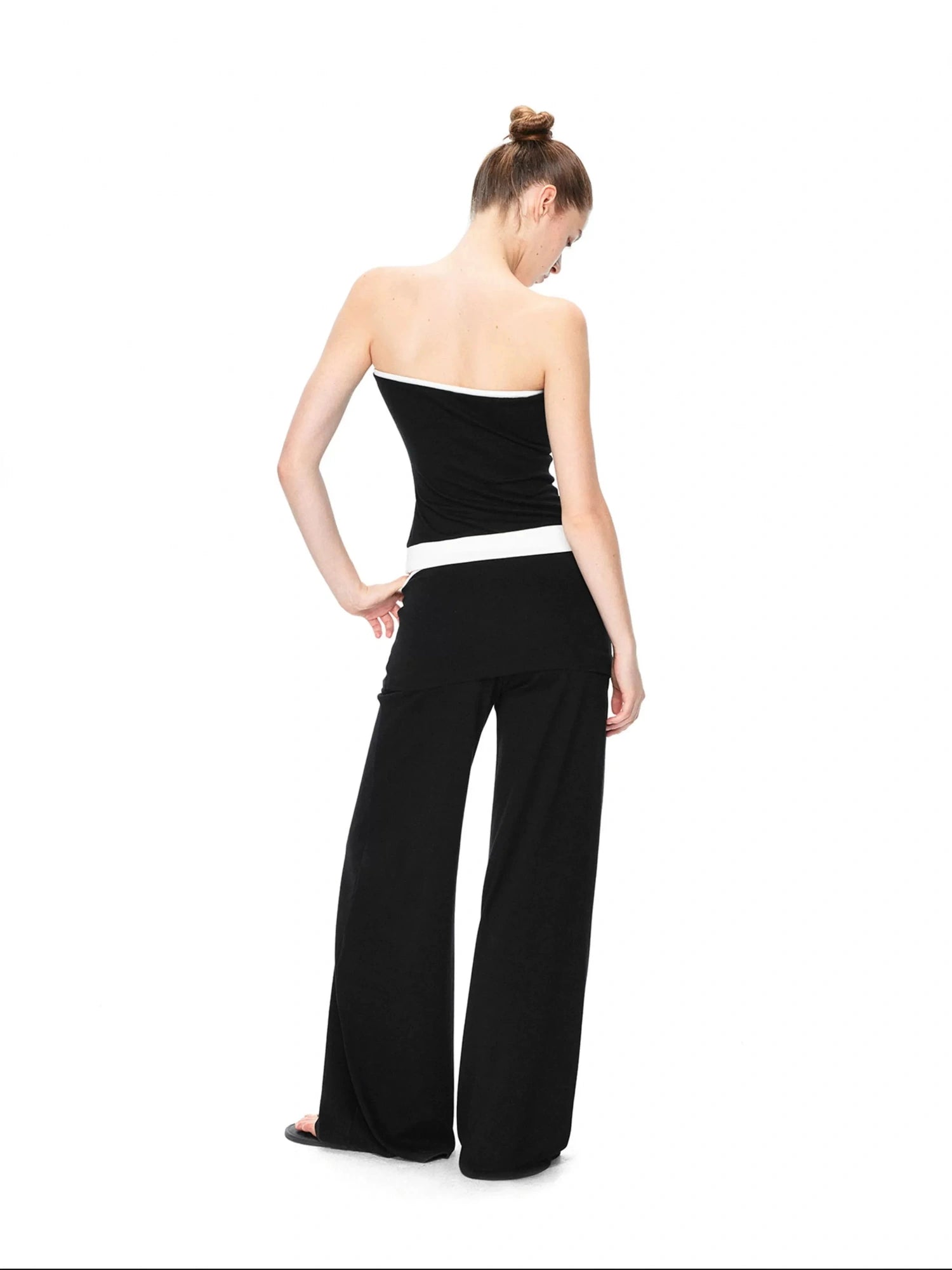kvkv Contrast Pocket Kangaroo Crop Top