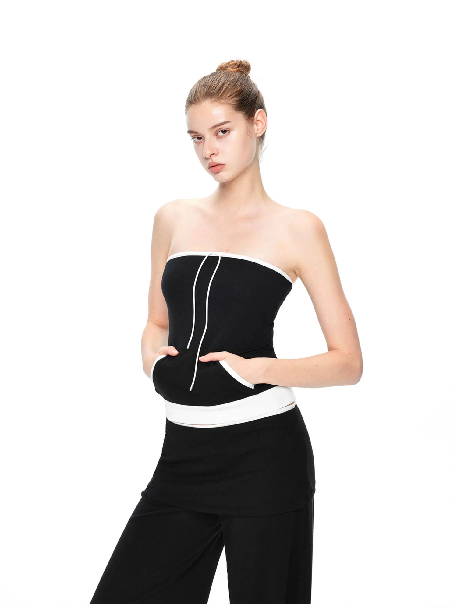 kvkv Contrast Pocket Kangaroo Crop Top