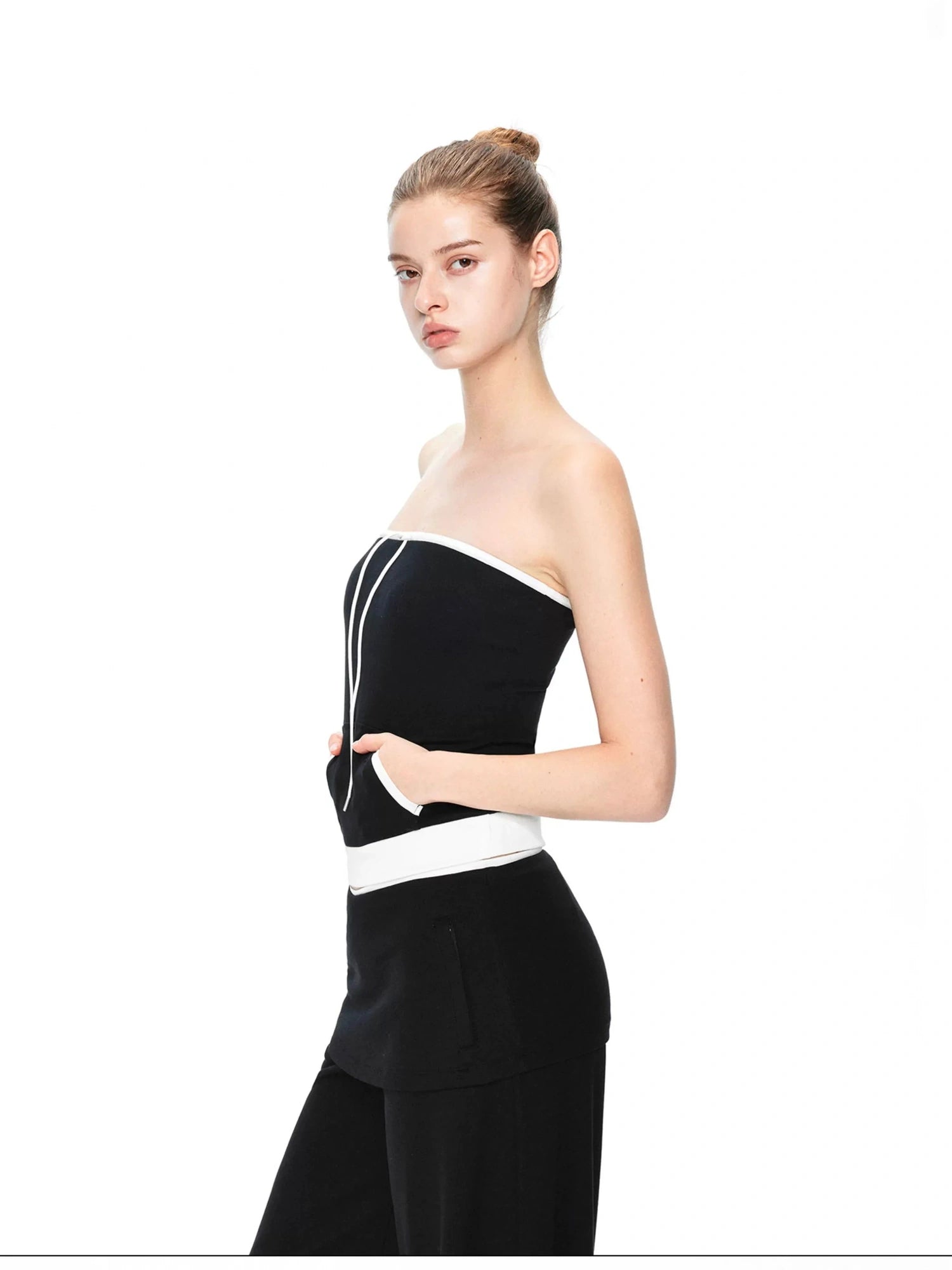 kvkv Contrast Pocket Kangaroo Crop Top