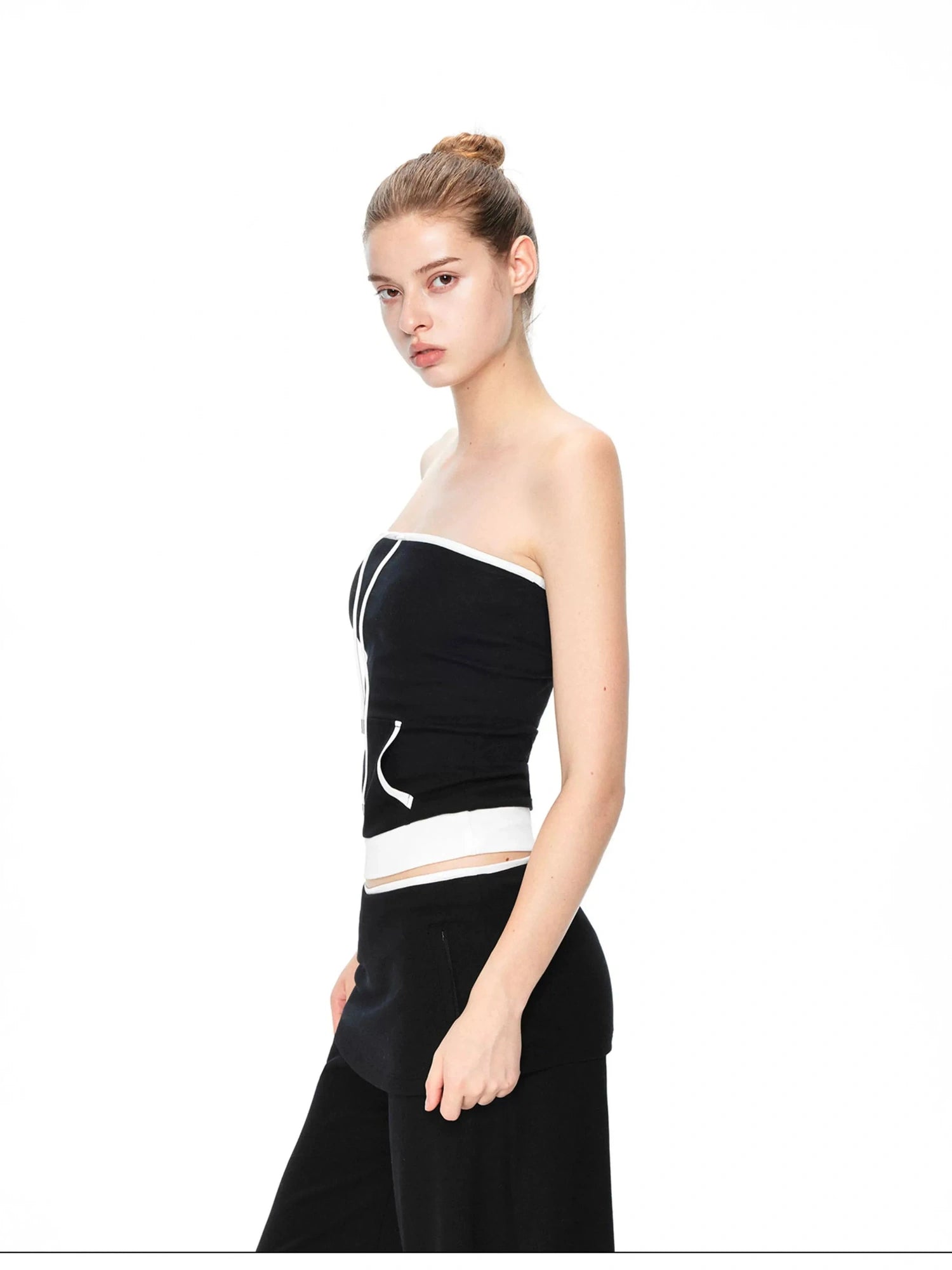 kvkv Contrast Pocket Kangaroo Crop Top