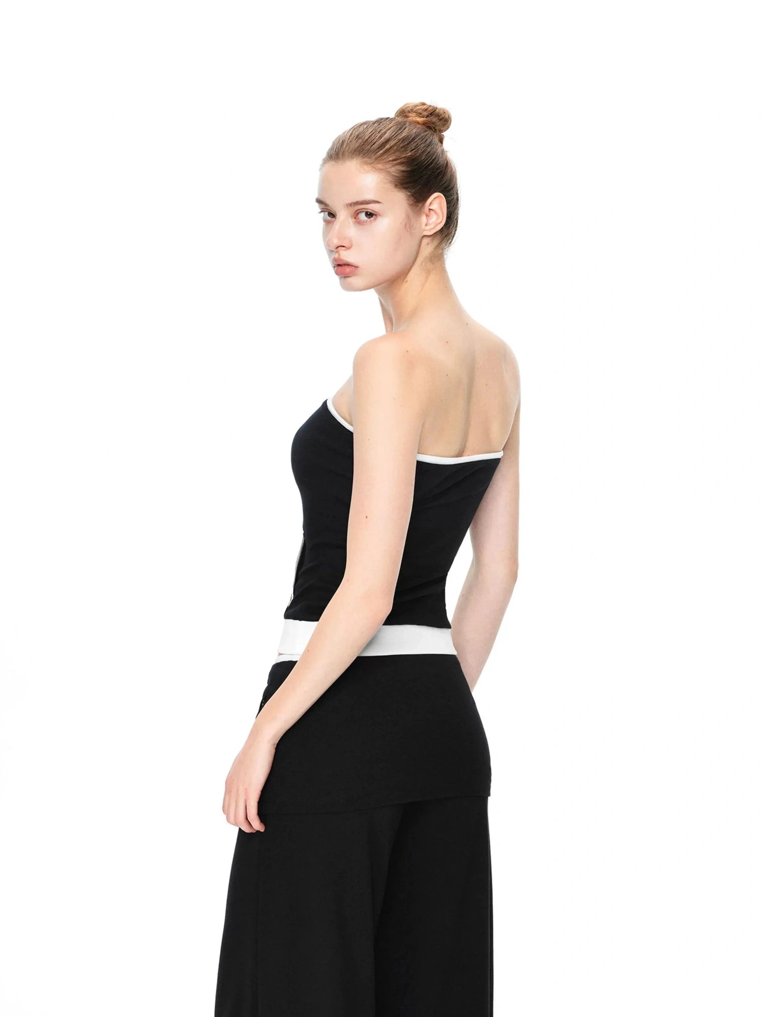 kvkv Contrast Pocket Kangaroo Crop Top