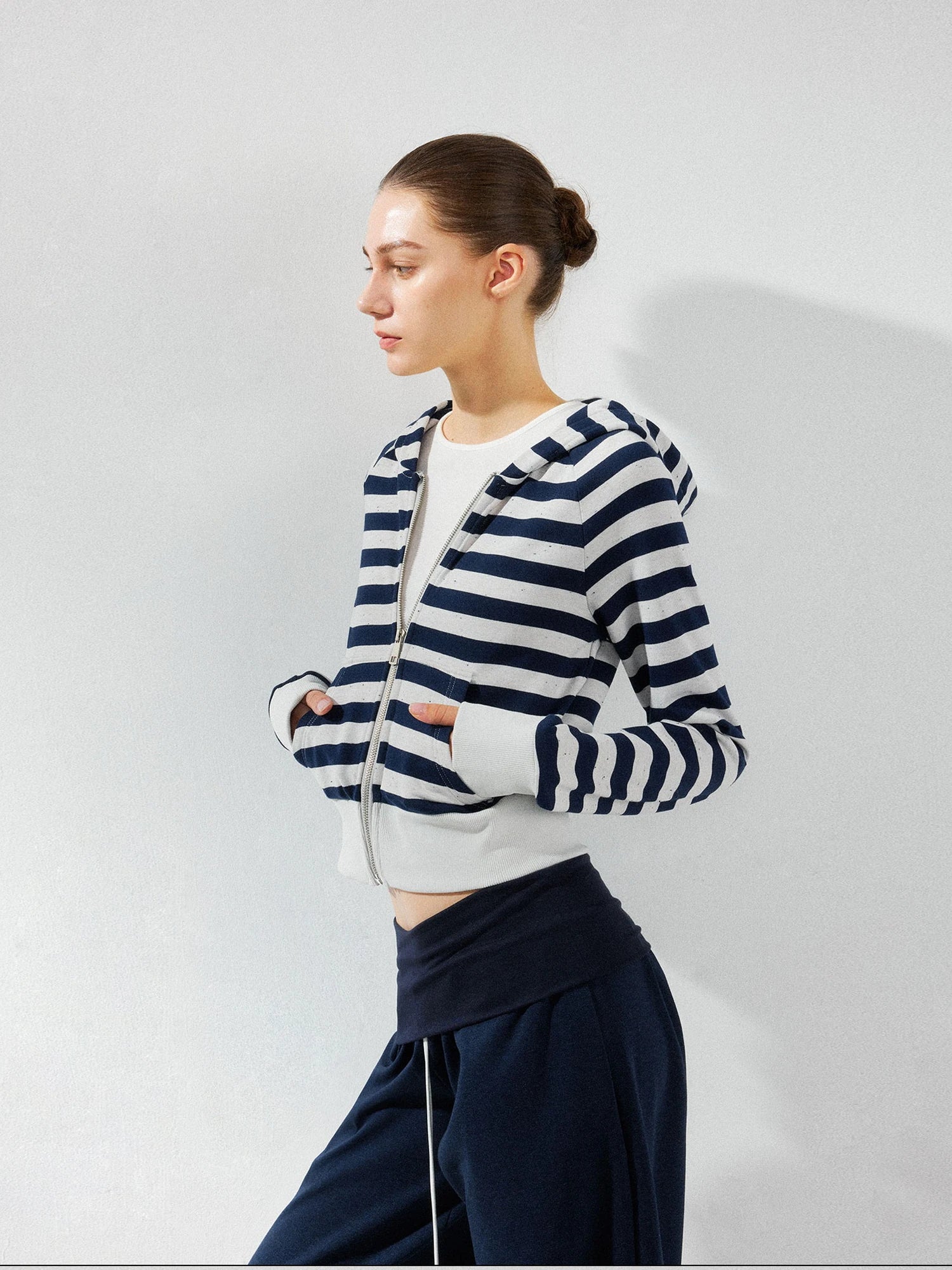 kvkv Cropped Raglan Hoodie Color Point Stripe