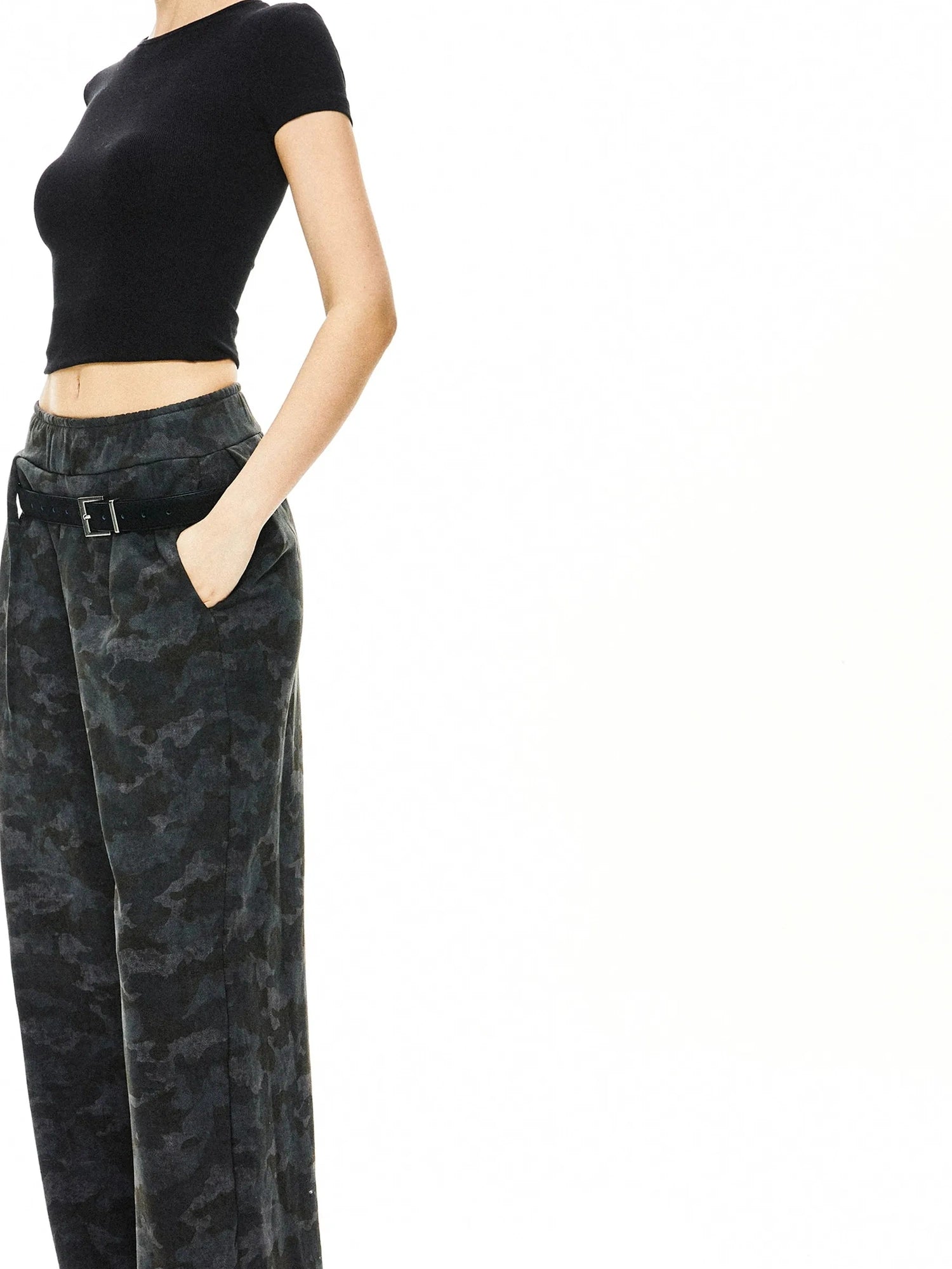 kvkv Curve Fit Camouflage Cargo Joggers