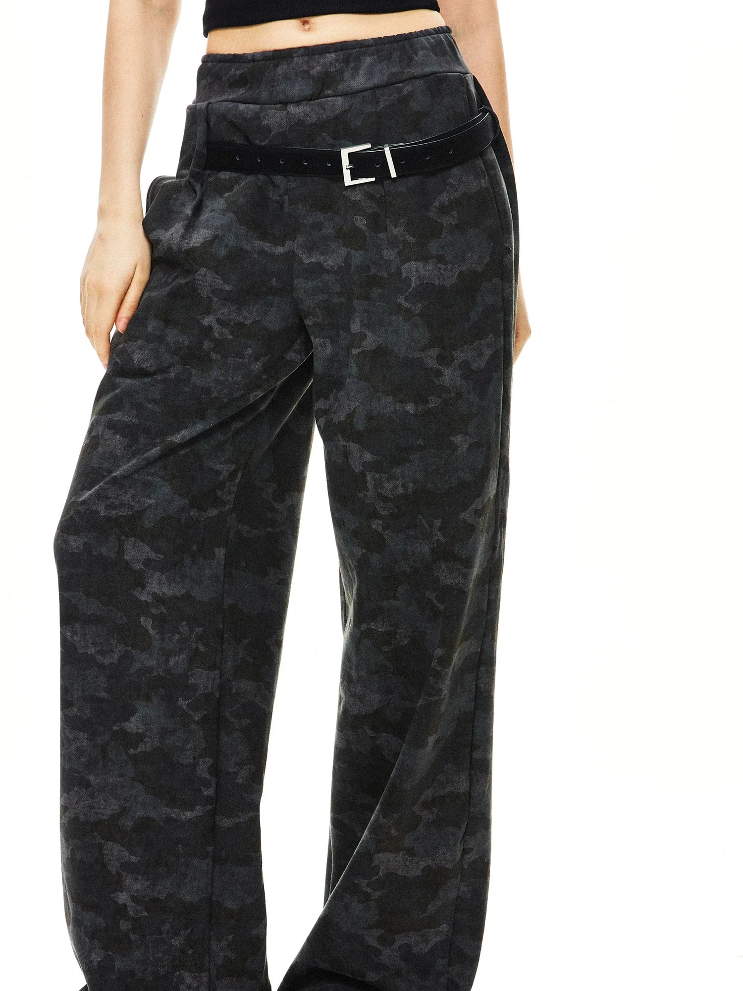 kvkv Curve Fit Camouflage Cargo Joggers