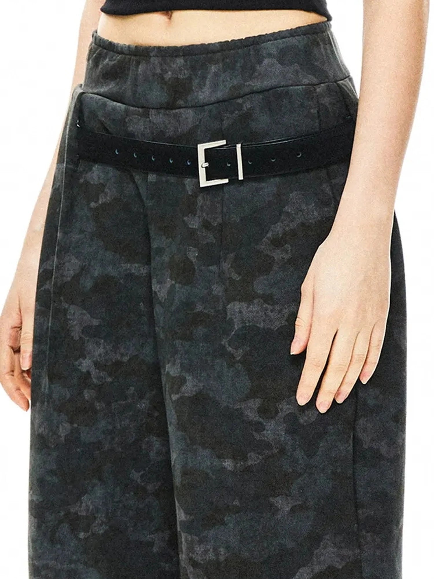 kvkv Curve Fit Camouflage Cargo Joggers