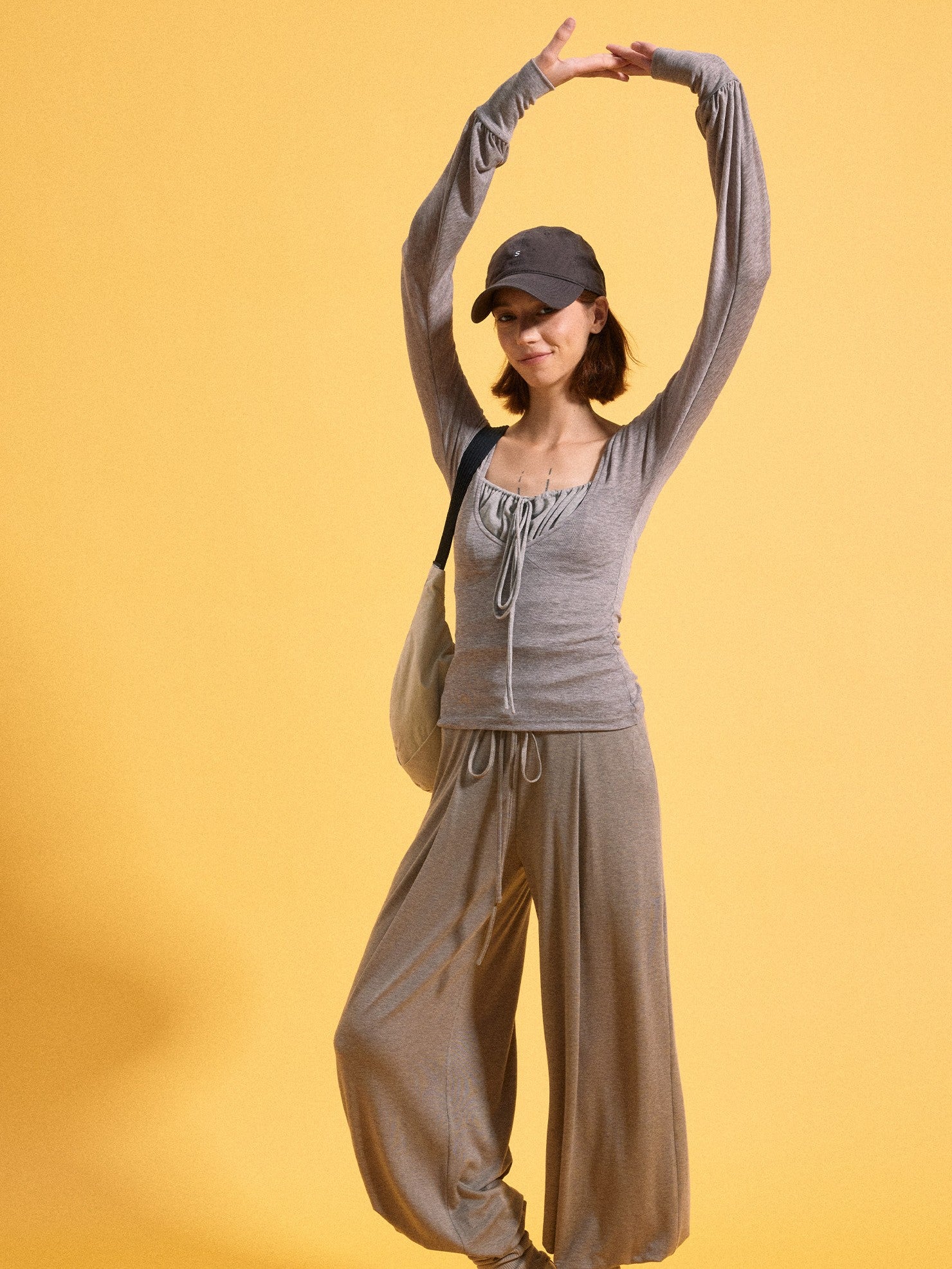 kvkv Heather Gray Pleated Adjustable Strap Square Neck Women&