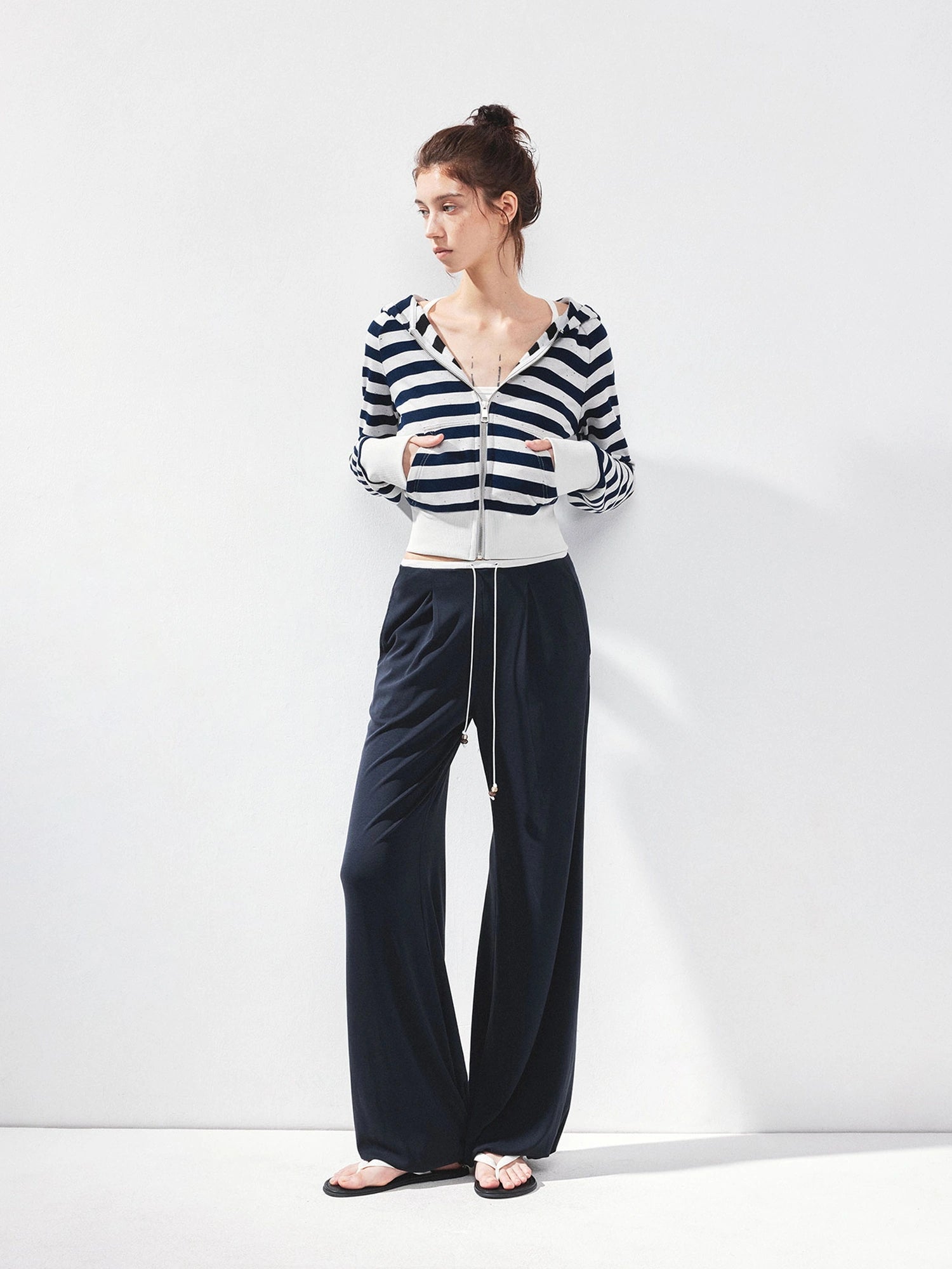 kvkv Liquid Feel Wide Leg Drawstring Ankle Pants