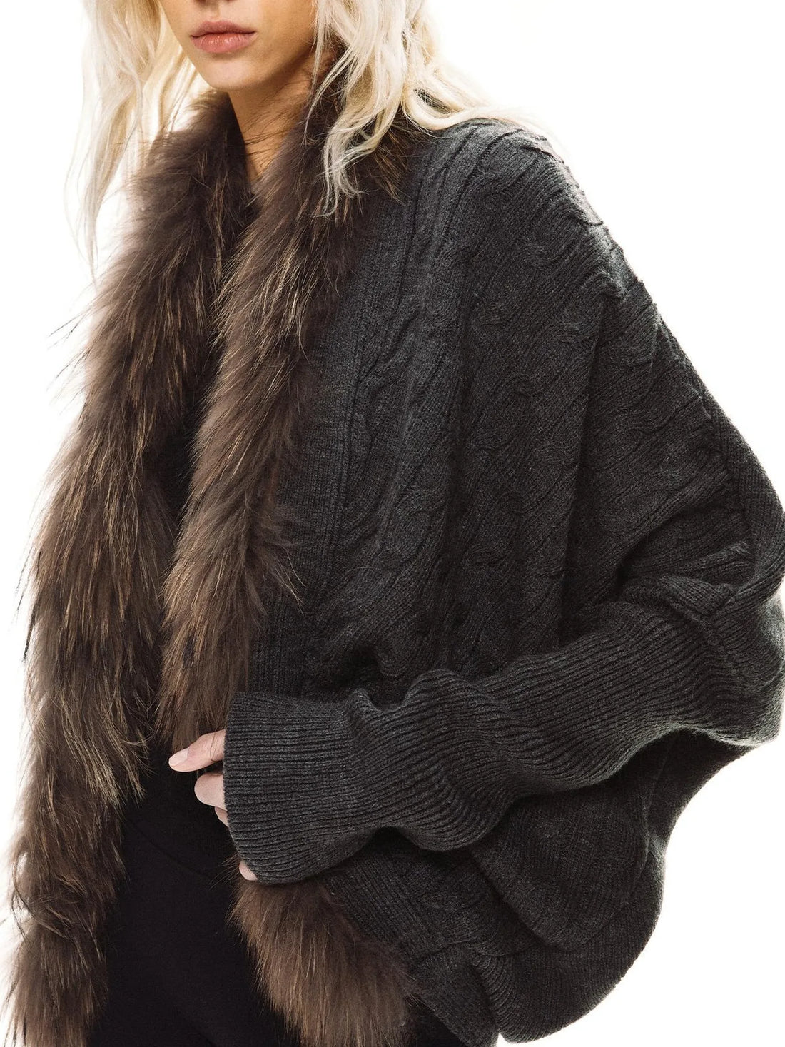 kvkv Long Fur Collar Knit Cardigan