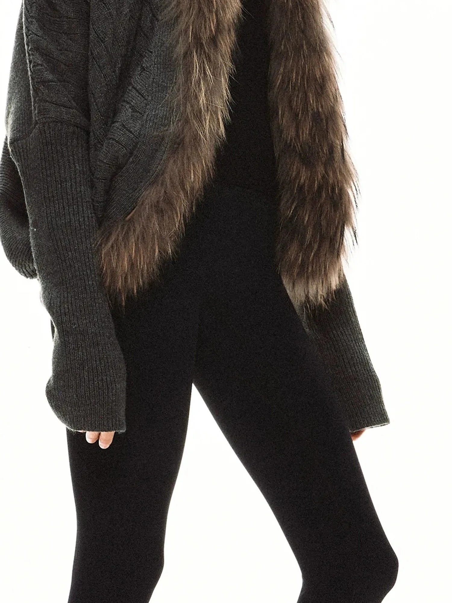 kvkv Long Fur Collar Knit Cardigan