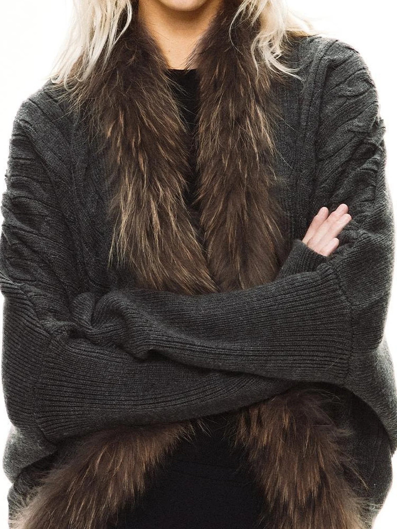 kvkv Long Fur Collar Knit Cardigan