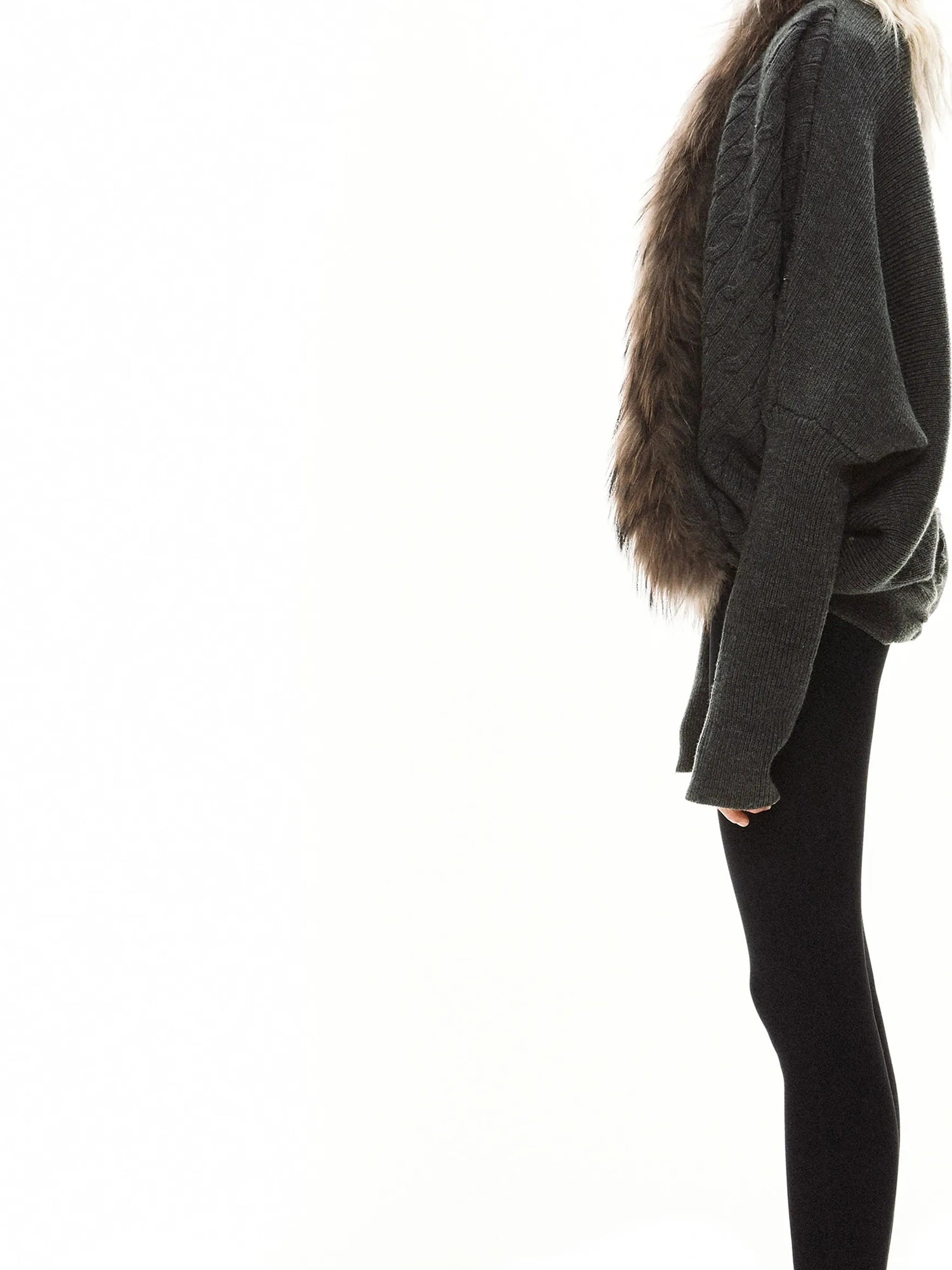 kvkv Long Fur Collar Knit Cardigan