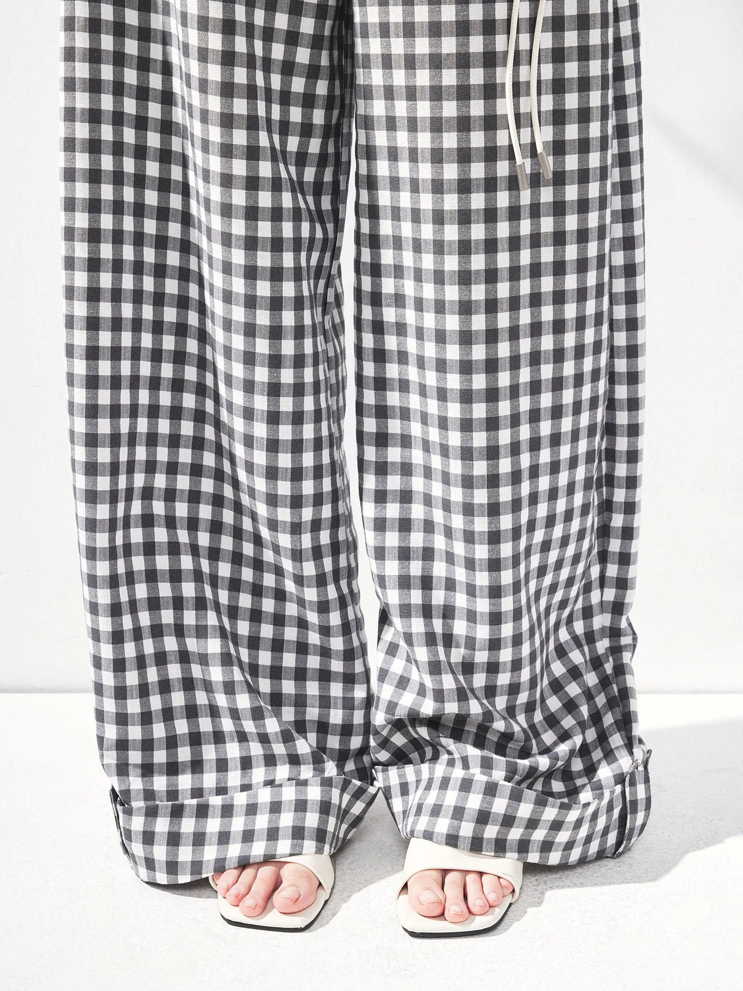 kvkv Low Waist Textured Check Wide Leg Trousers