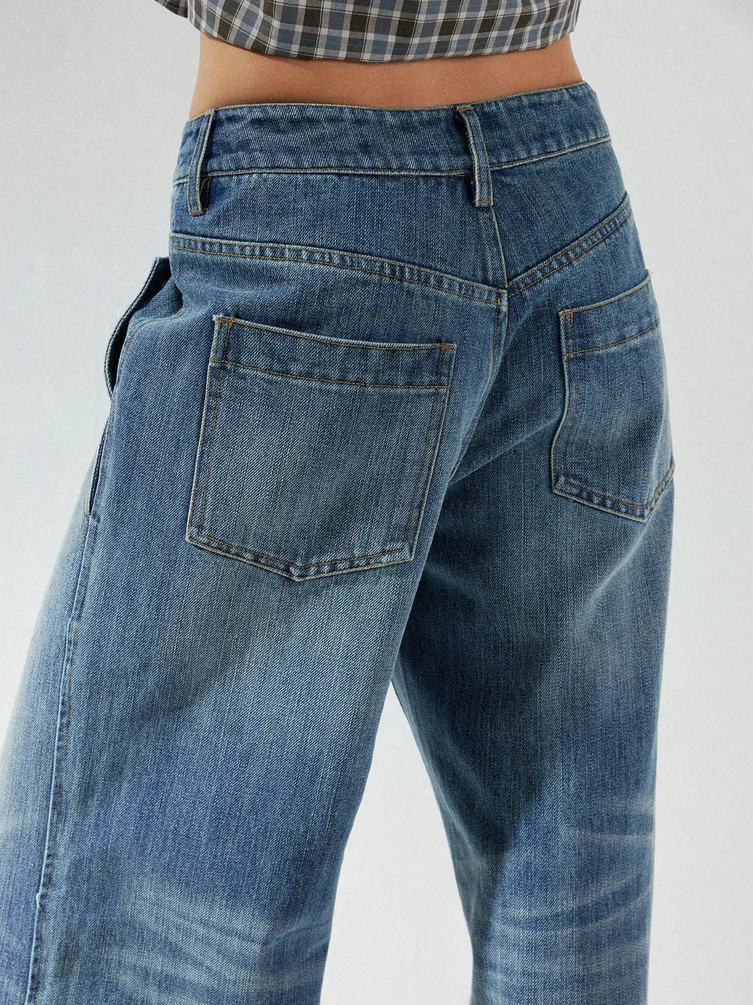 kvkv Low Waist Whisker Wash Relaxed Straight Jeans