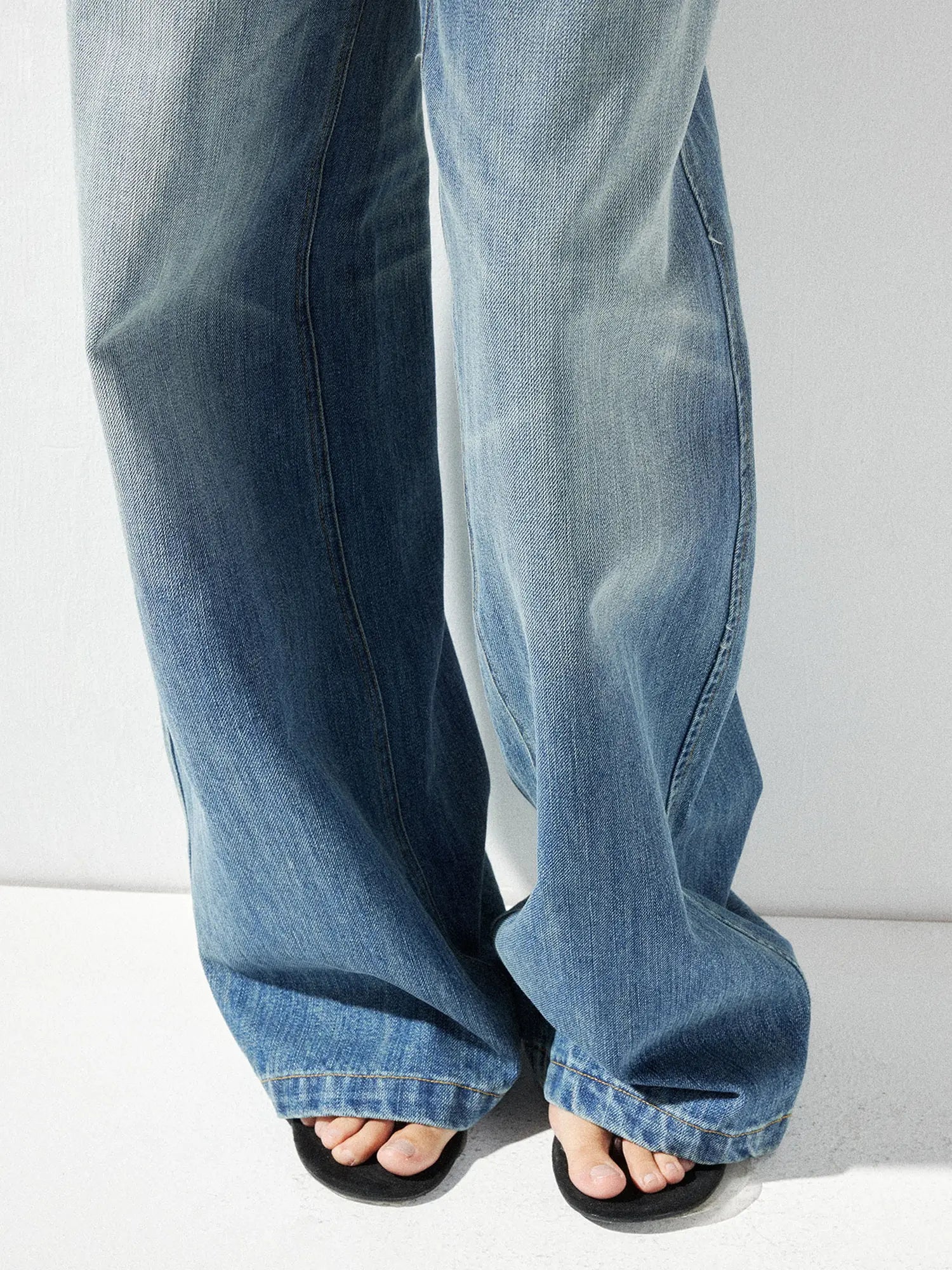 kvkv Low Waist Whisker Wash Relaxed Straight Jeans
