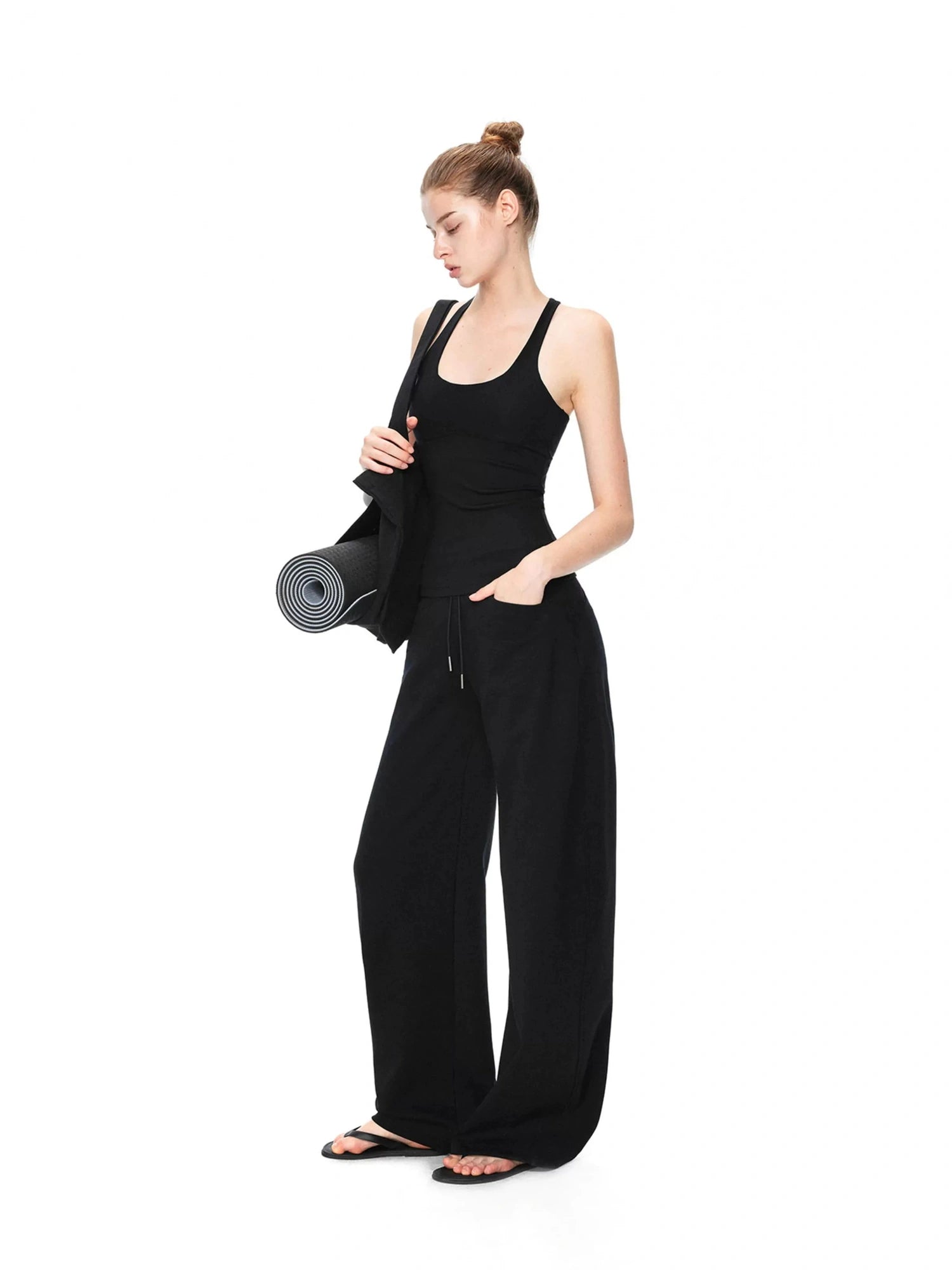 kvkv Sleek Strappy Yoga Tank With Removable Padding