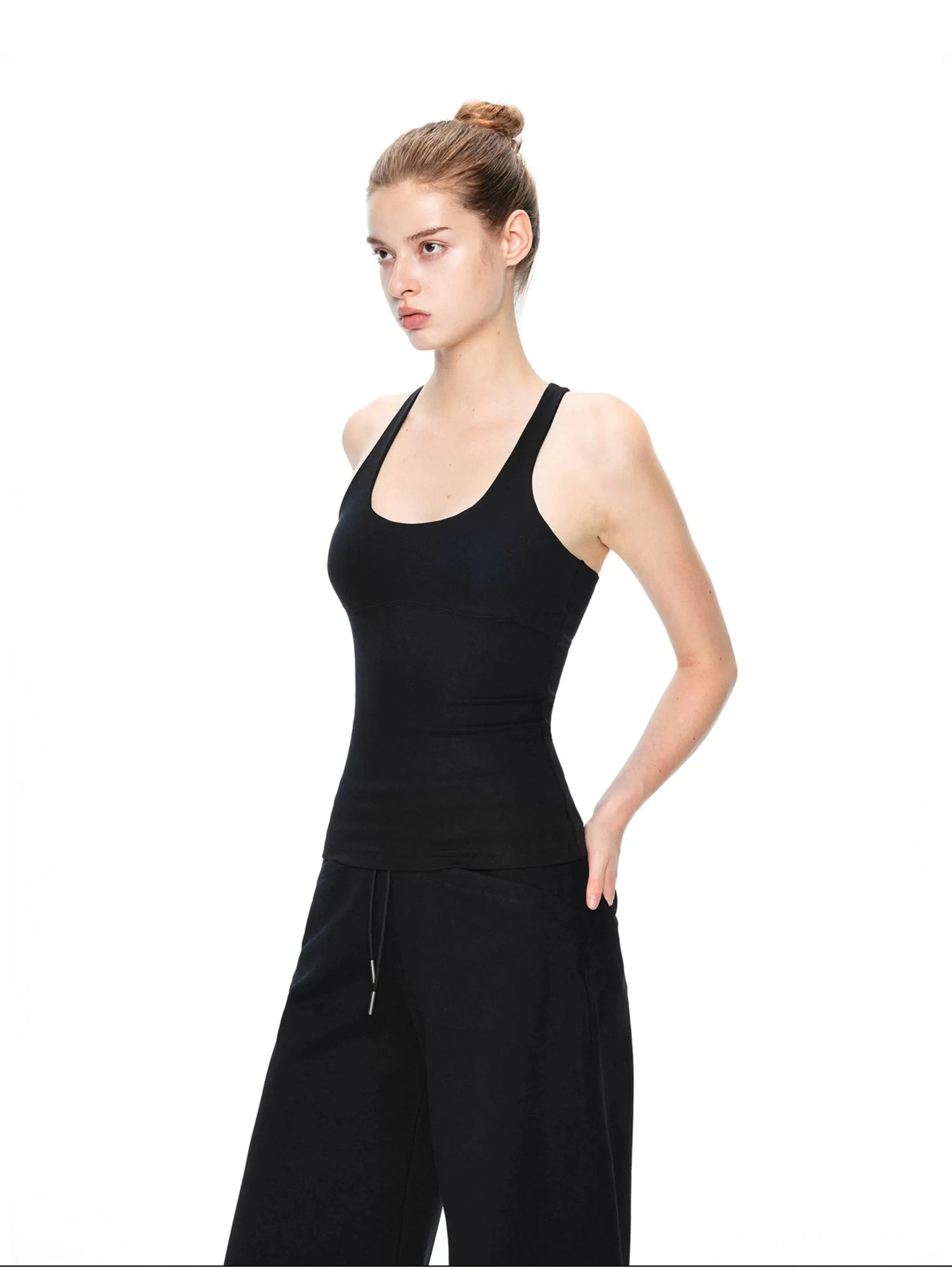 kvkv Sleek Strappy Yoga Tank With Removable Padding