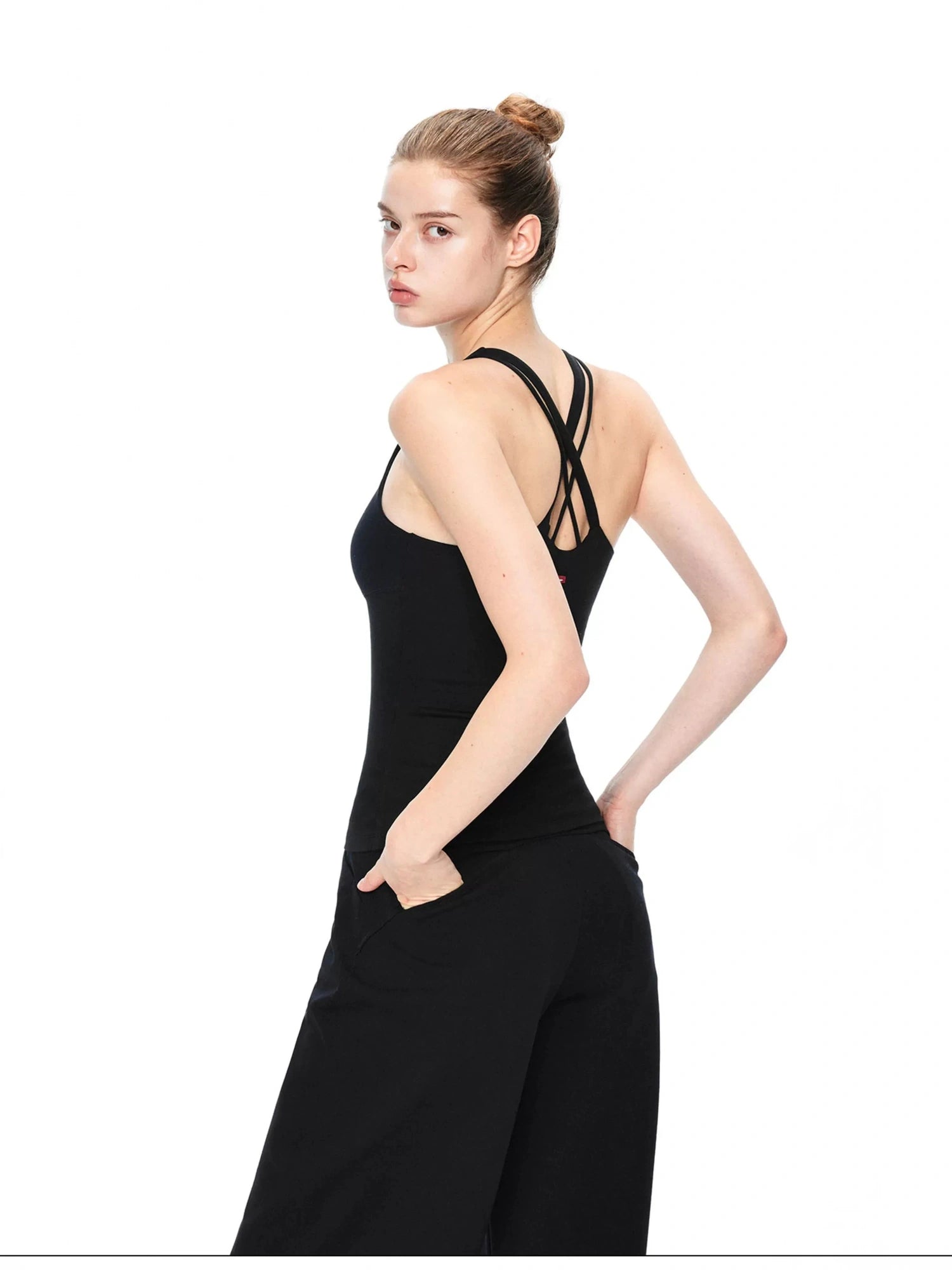 kvkv Sleek Strappy Yoga Tank With Removable Padding