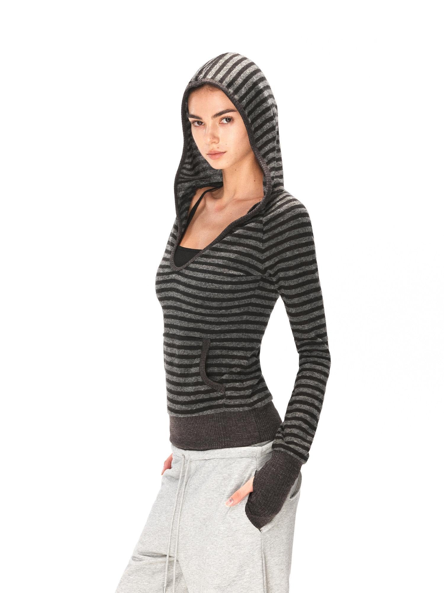 kvkv Soft Acrylic Wool Blend Slim Fit Hooded V Neck Striped Unisex Black Gray T-Shirt