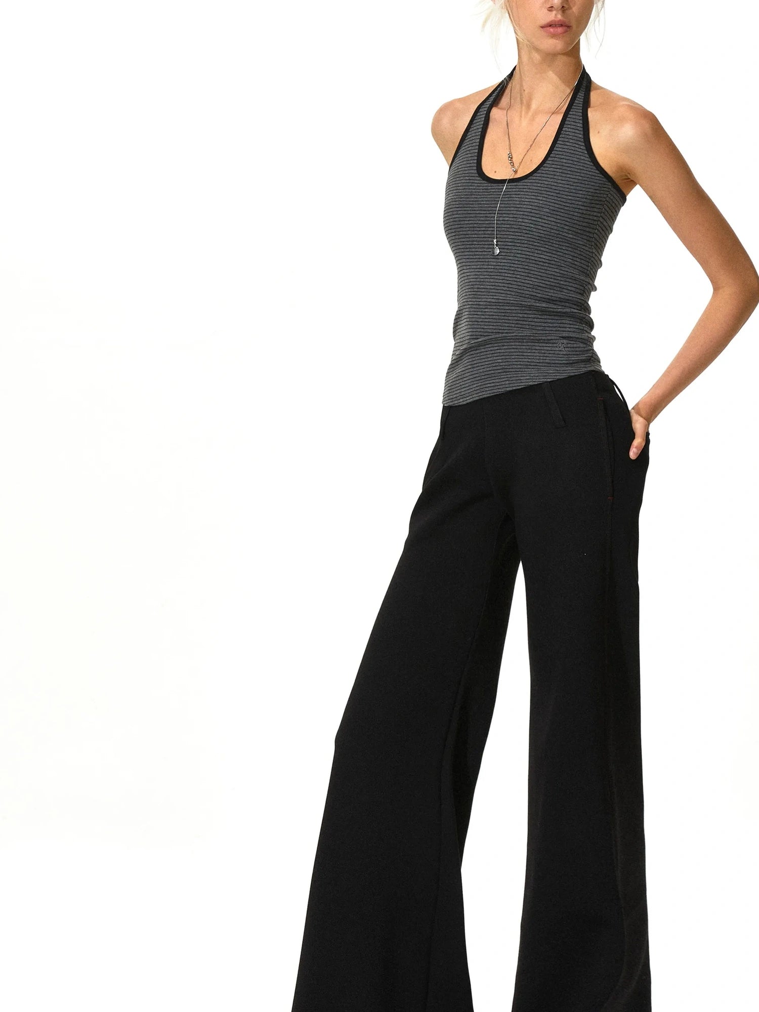 kvkv Strappy Halter Top
V-neck
T-shirt
Long Sleeve
Ribbed
Cowl Neck
Short Sleeve
Off The Shoulder
Sleeveless
Round Neck
One Shoulder
Tank
Spaghetti Strap