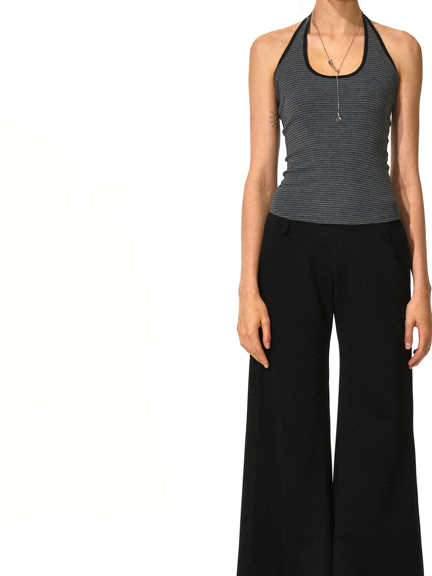 kvkv Strappy Halter Top
V-neck
T-shirt
Long Sleeve
Ribbed
Cowl Neck
Short Sleeve
Off The Shoulder
Sleeveless
Round Neck
One Shoulder
Tank
Spaghetti Strap