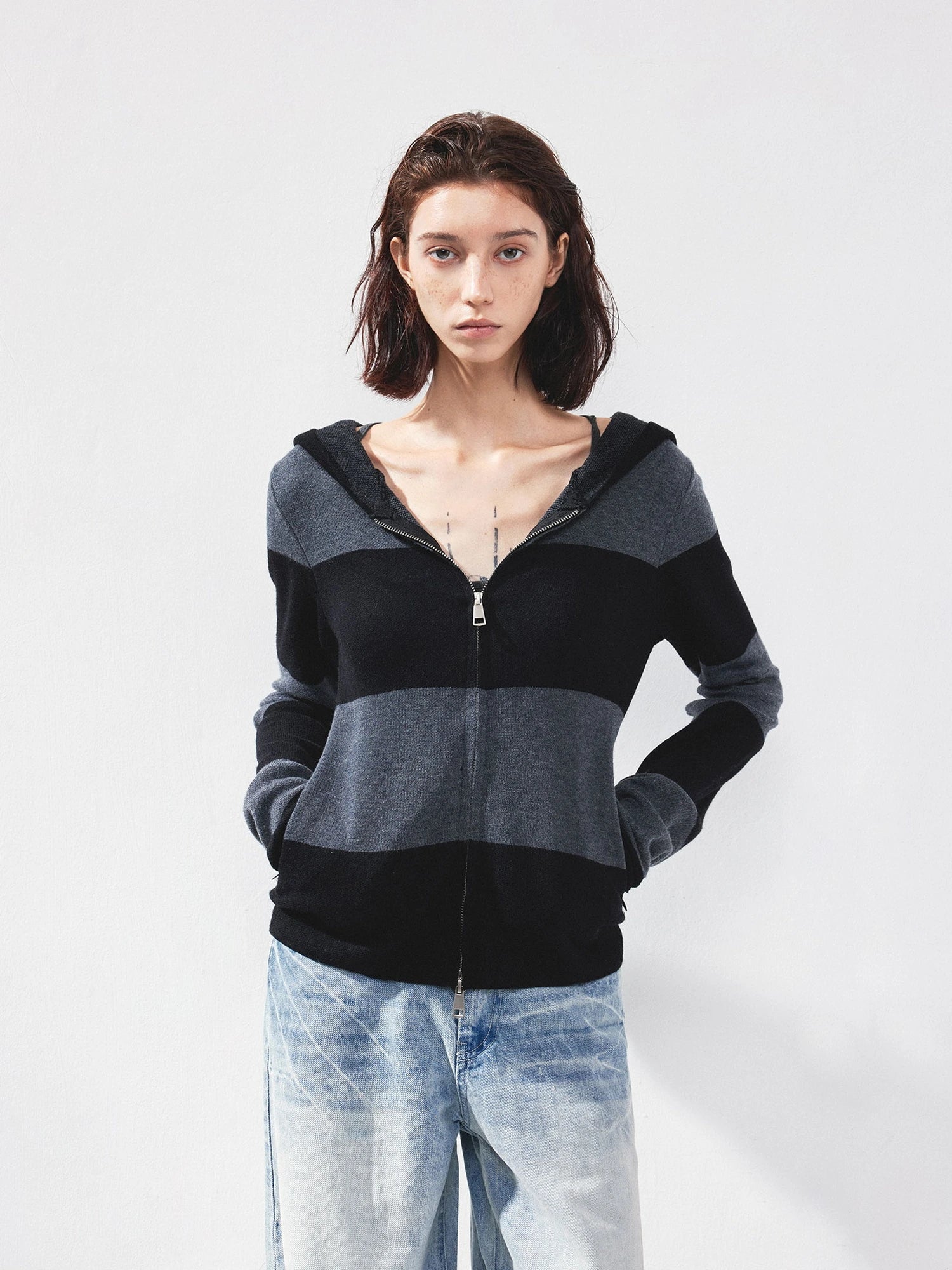 kvkv Striped Zip Up Hooded Knit Sweater