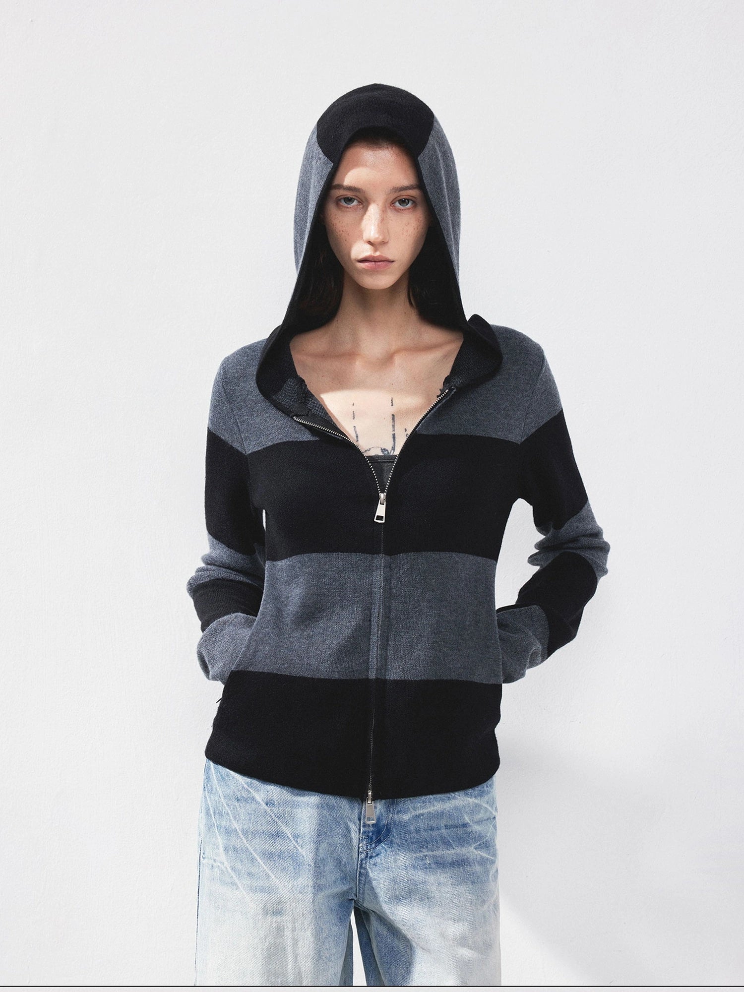kvkv Striped Zip Up Hooded Knit Sweater
