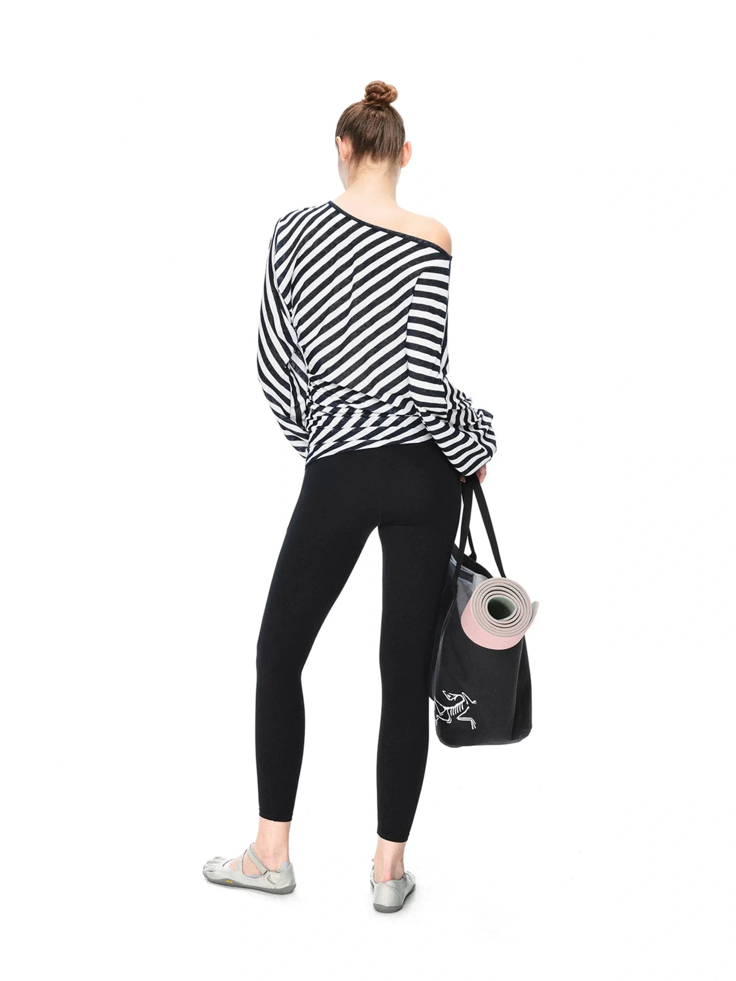kvkv Twisted Asymmetric Batwing Yoga Top