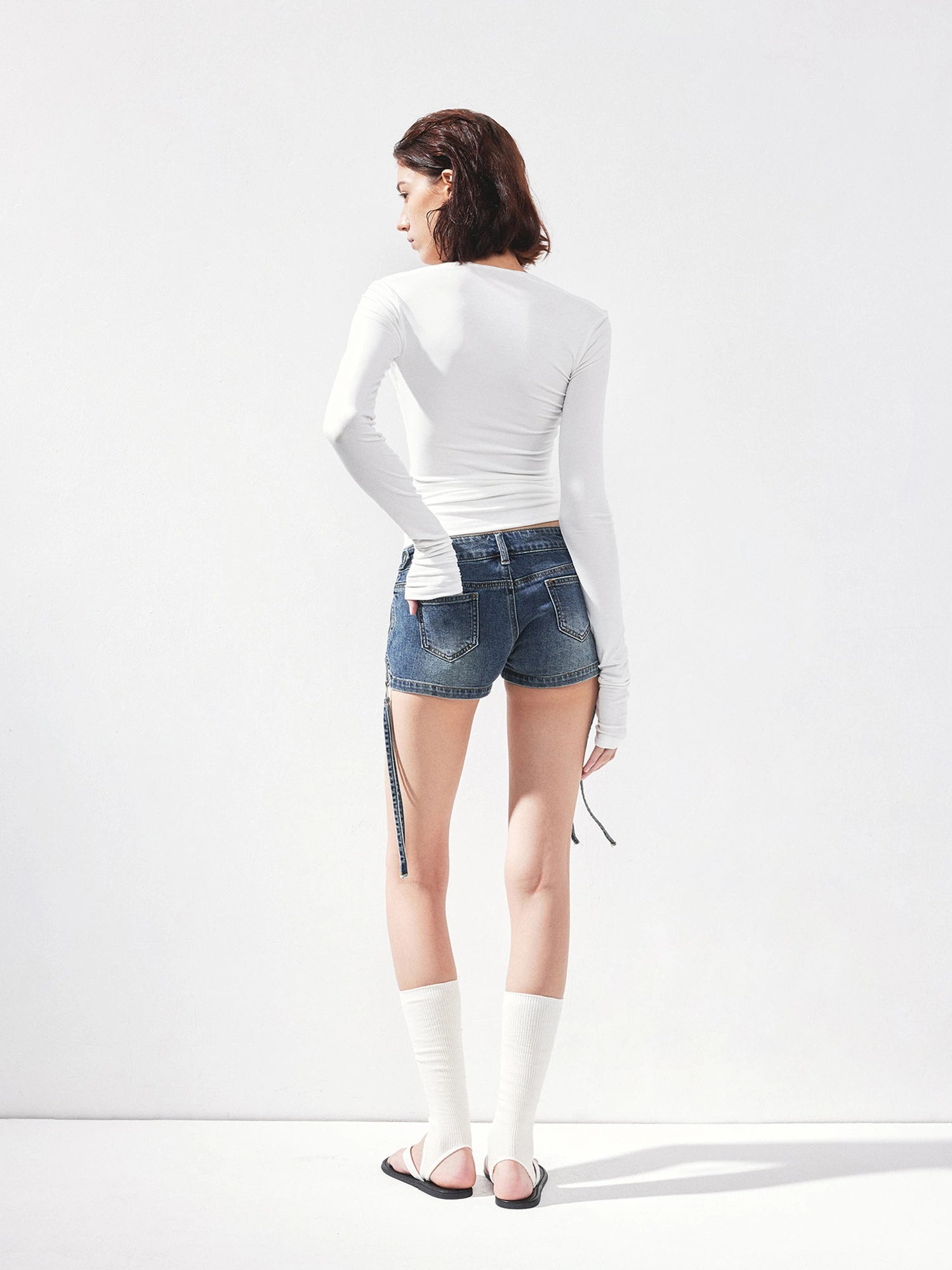 kvkv Vintage Washed Blue Low Rise Zipped Denim Shorts
