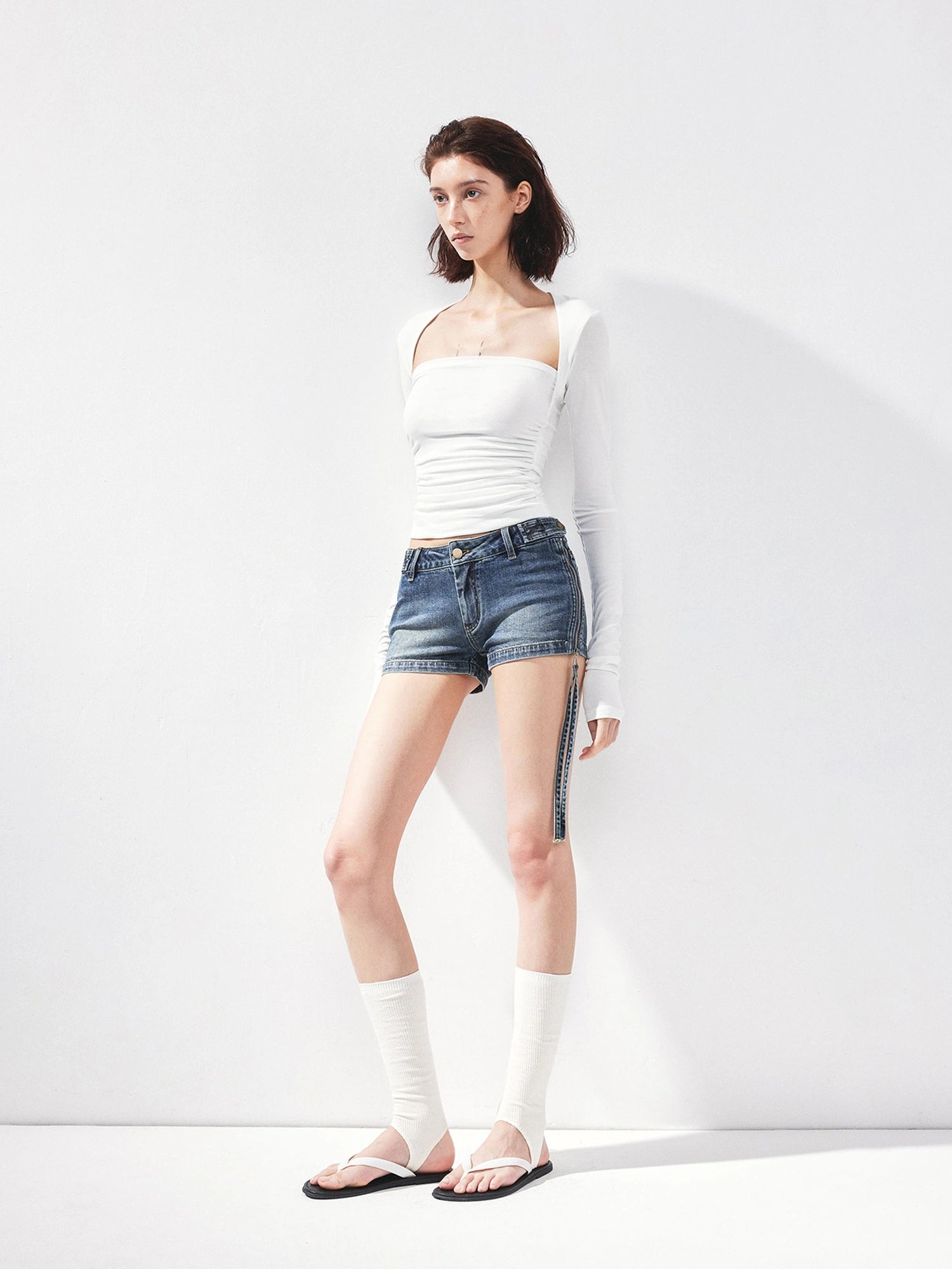 kvkv Vintage Washed Blue Low Rise Zipped Denim Shorts