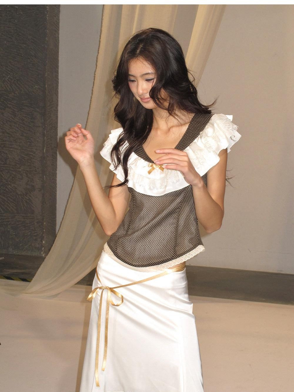lvetong Polka Dot Ruffle V-neck Satin Lace Women&