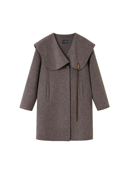 Gallery Girl Oversized Collar Wool Coat With Horn Buttons