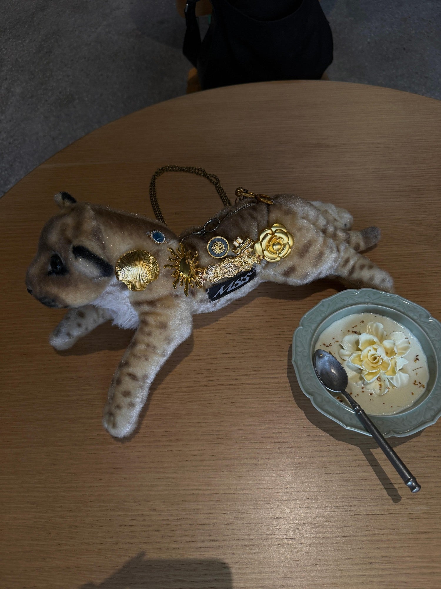 mss studio Cute Hand Sewn Leopard Charm Applique Women&