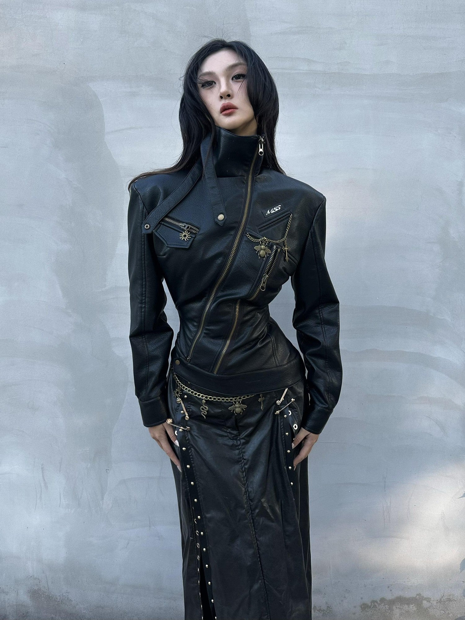 mss studio Retro Asymmetrical Metal Hardware Women&