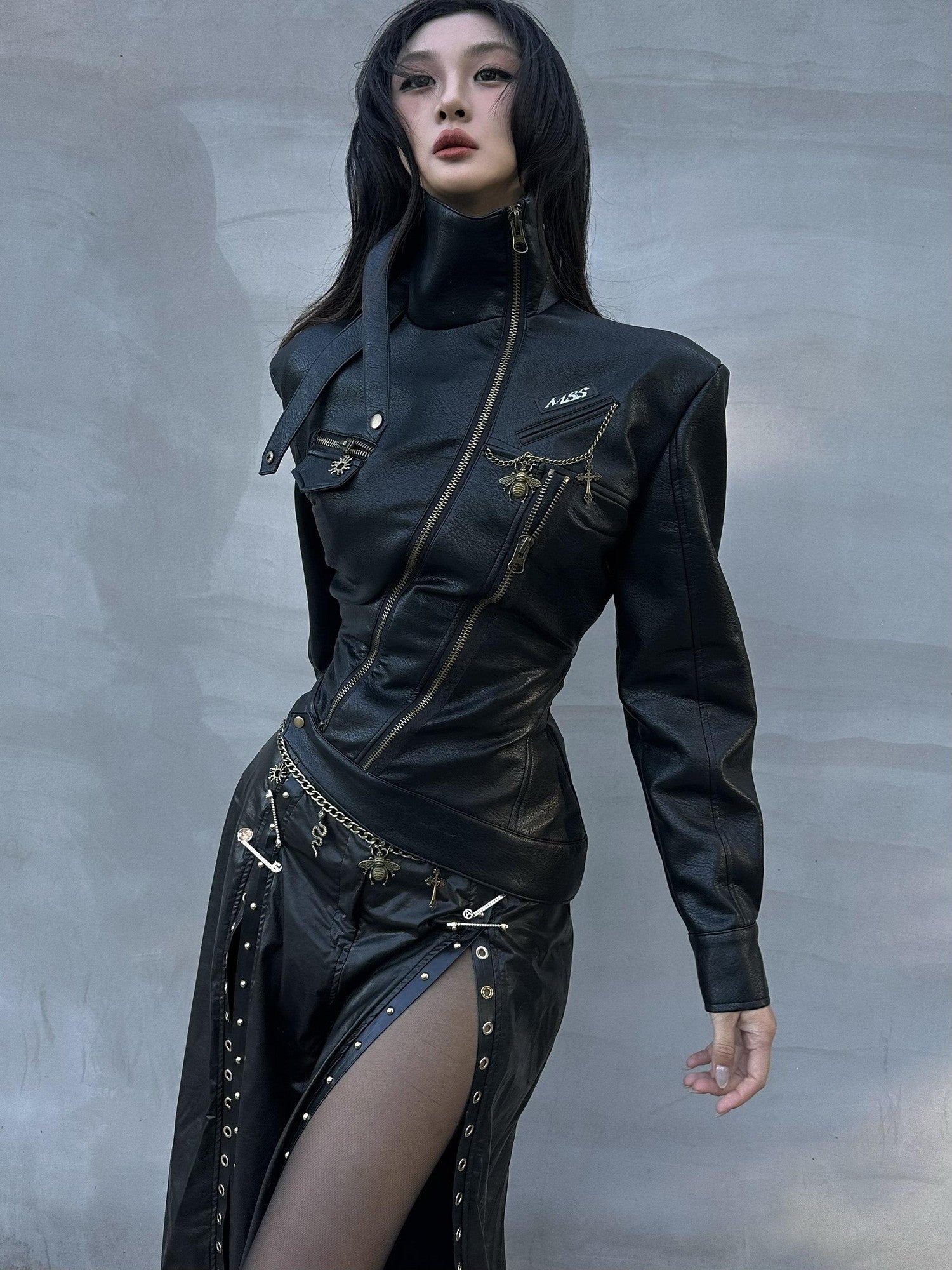 mss studio Retro Asymmetrical Metal Hardware Women&