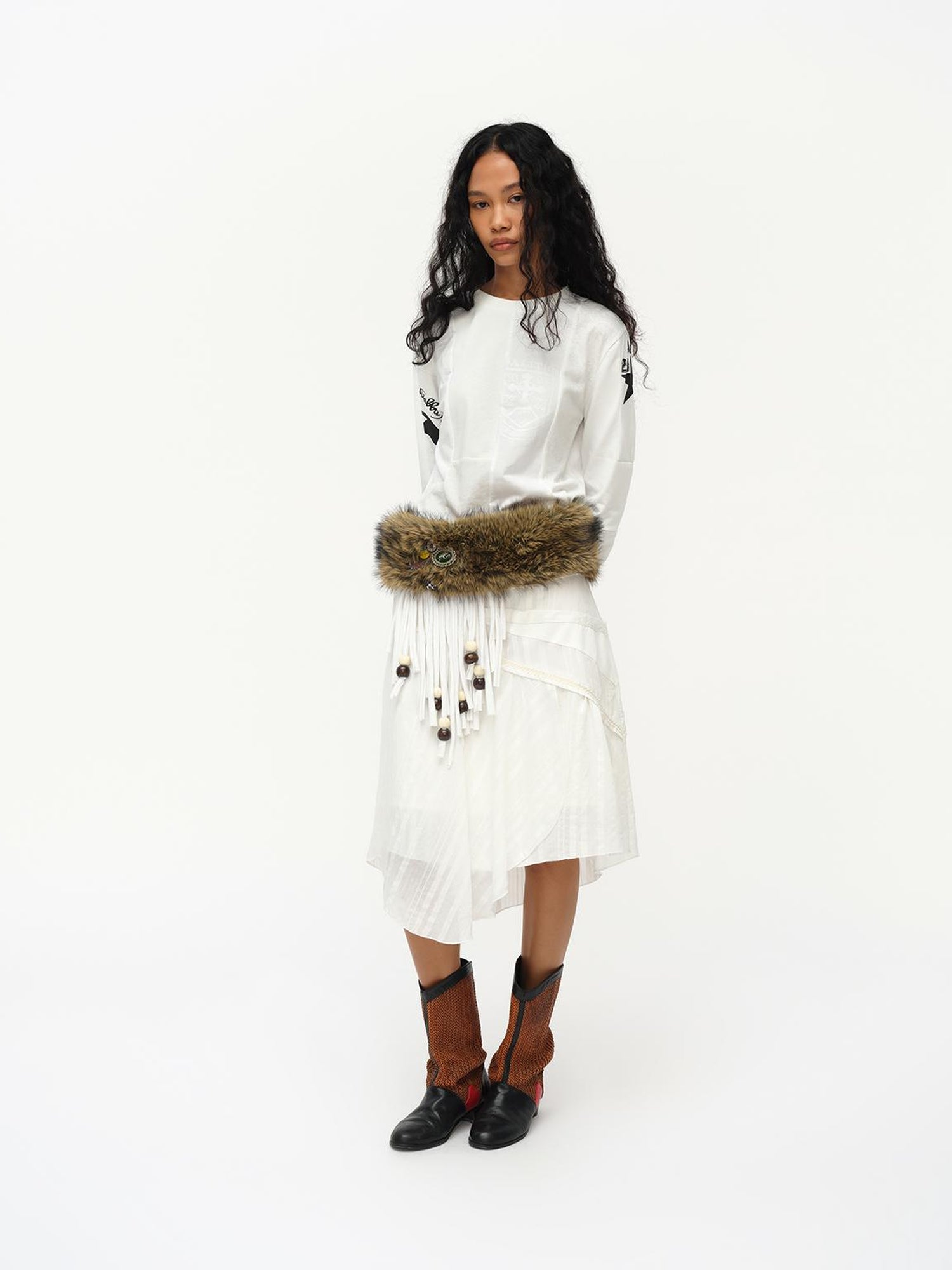 oinimi Asymmetrical Cloud Pleated Skirt In Soft Ivory