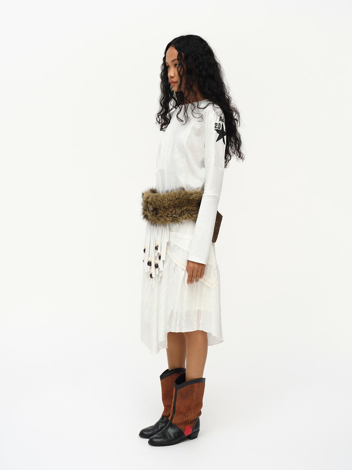 oinimi Asymmetrical Cloud Pleated Skirt In Soft Ivory