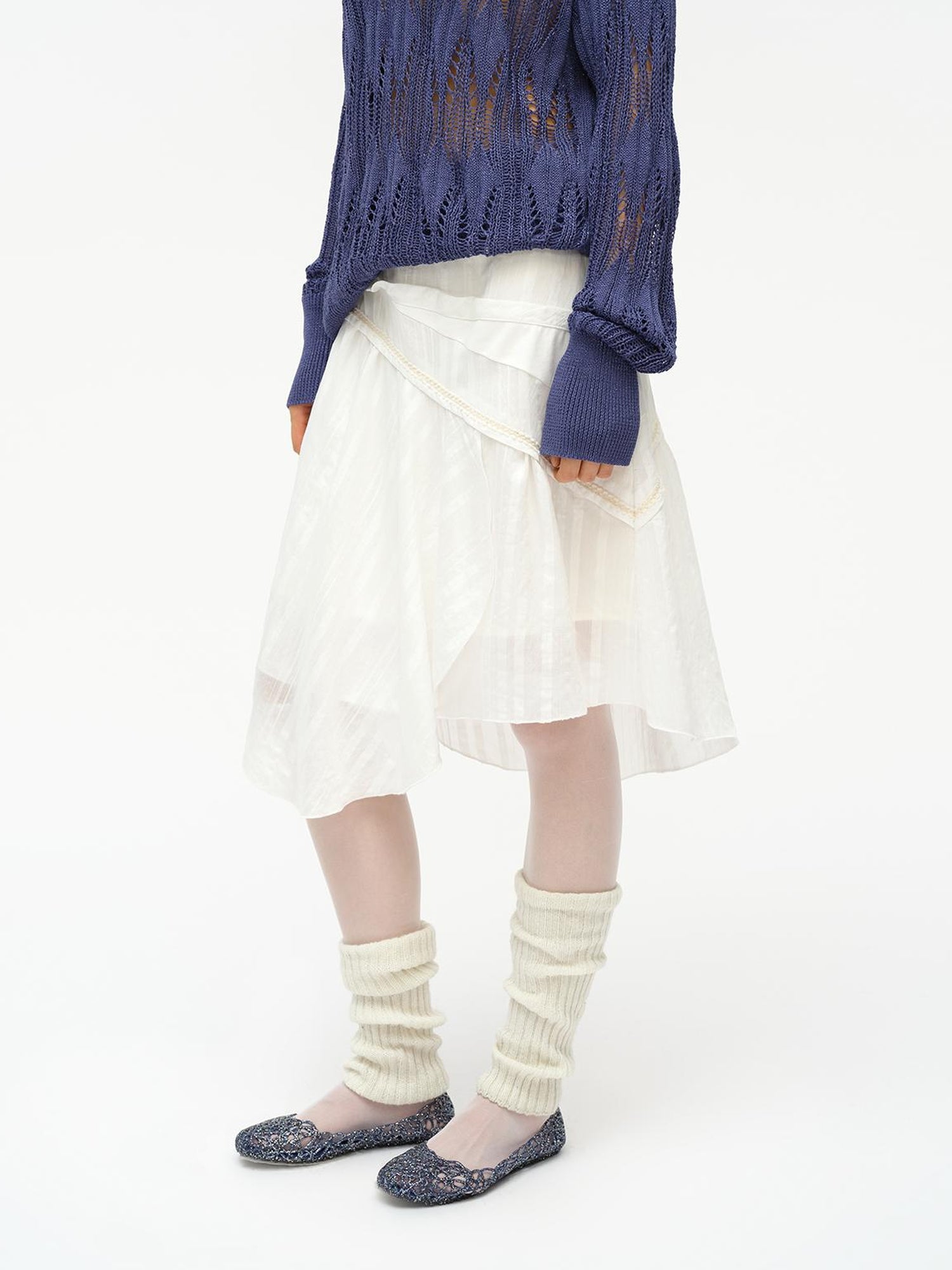 oinimi Asymmetrical Cloud Pleated Skirt In Soft Ivory