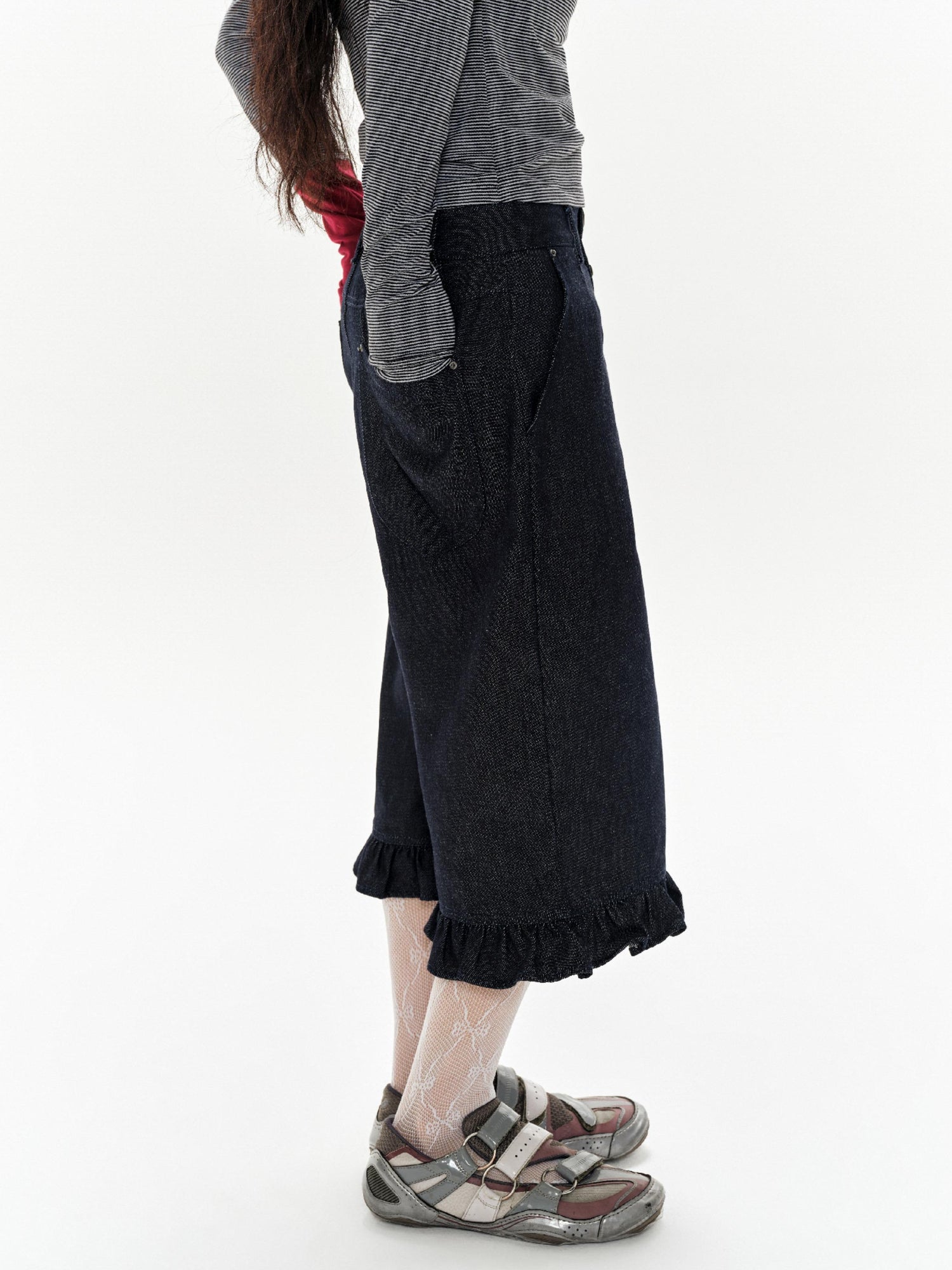 oinimi Denim Blue Ruffled Capri Pants With Playful Buttons