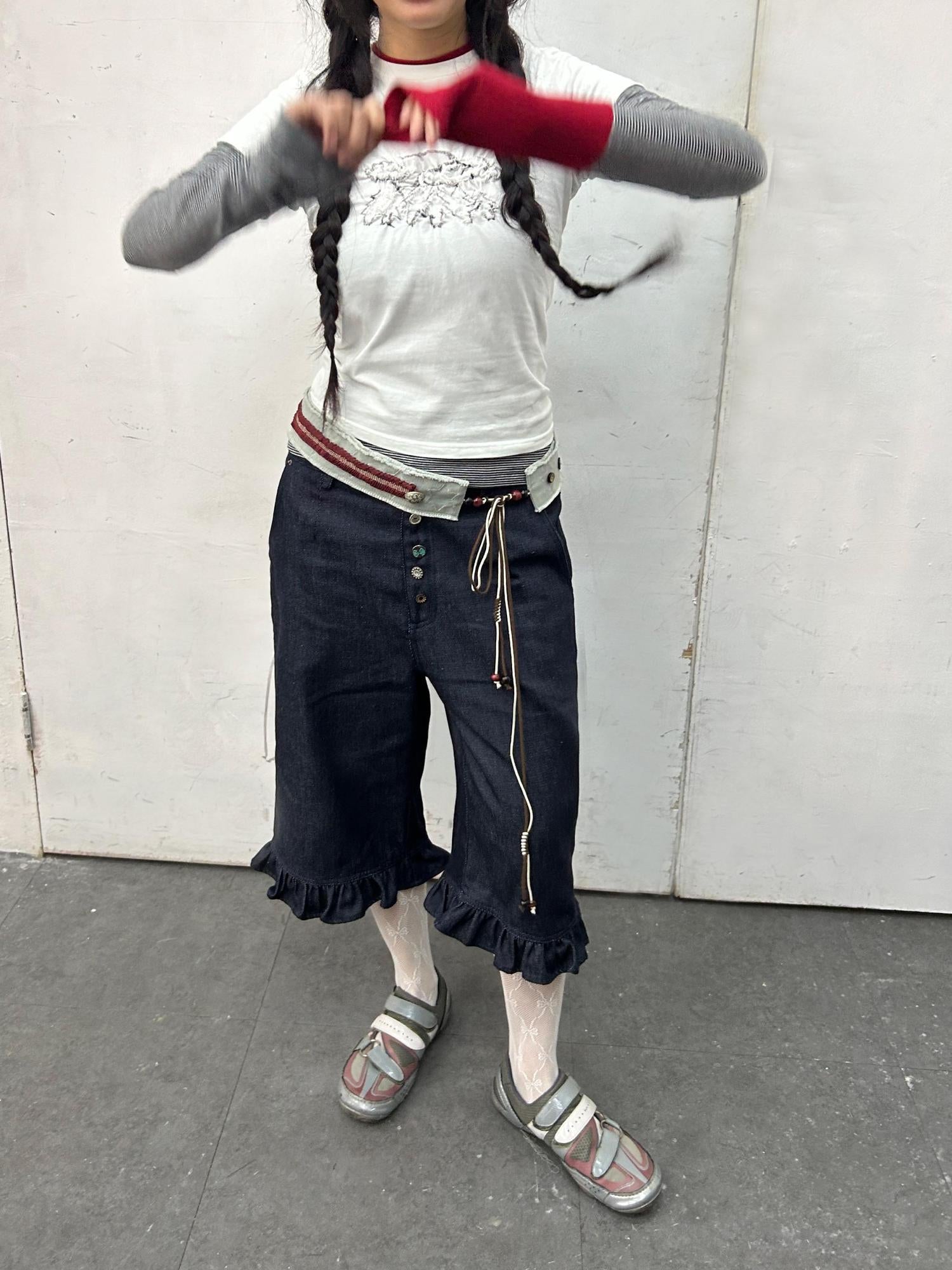 oinimi Denim Blue Ruffled Capri Pants With Playful Buttons