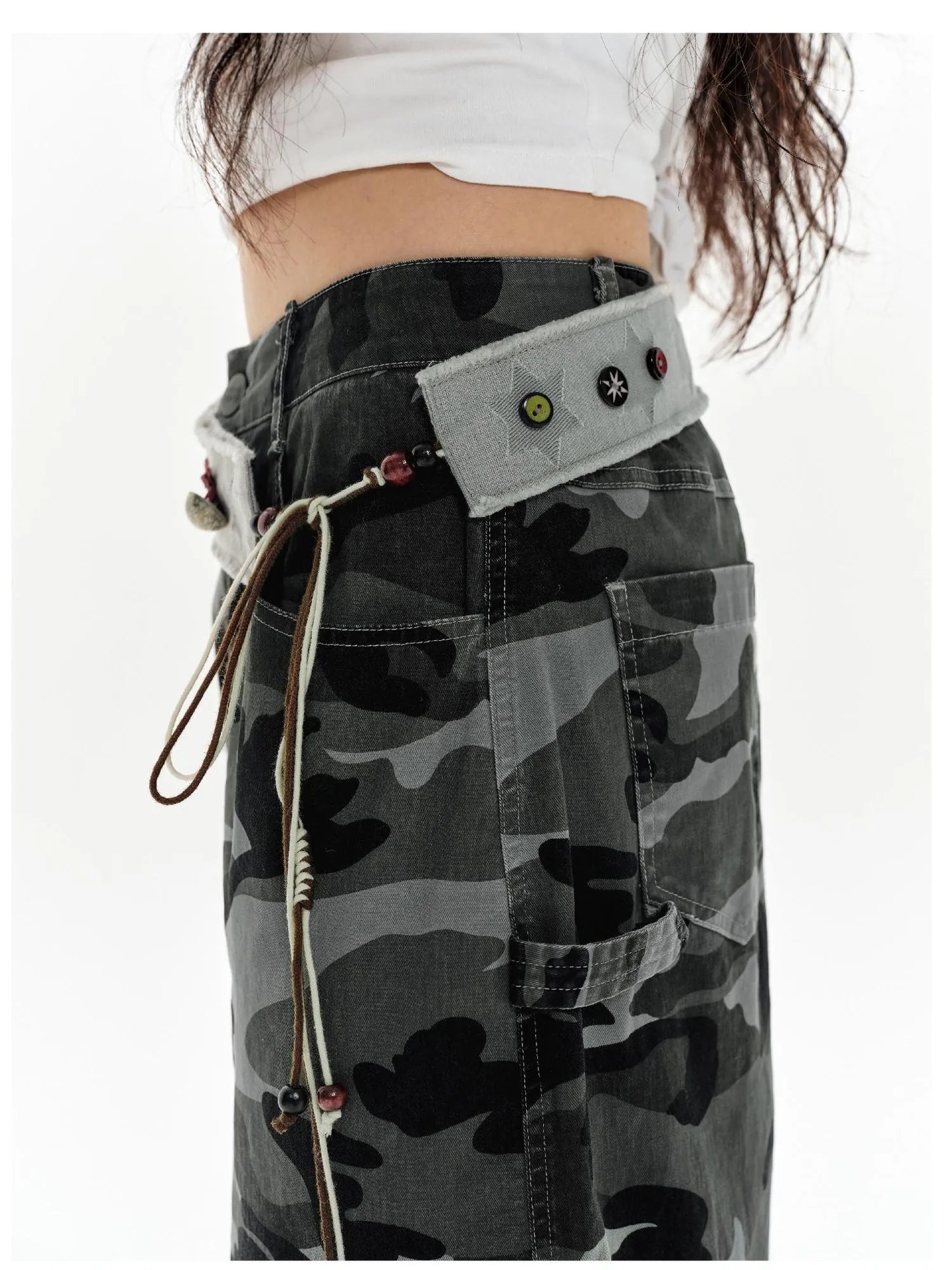 Green Star Contrast Belt With Lotus Buttons