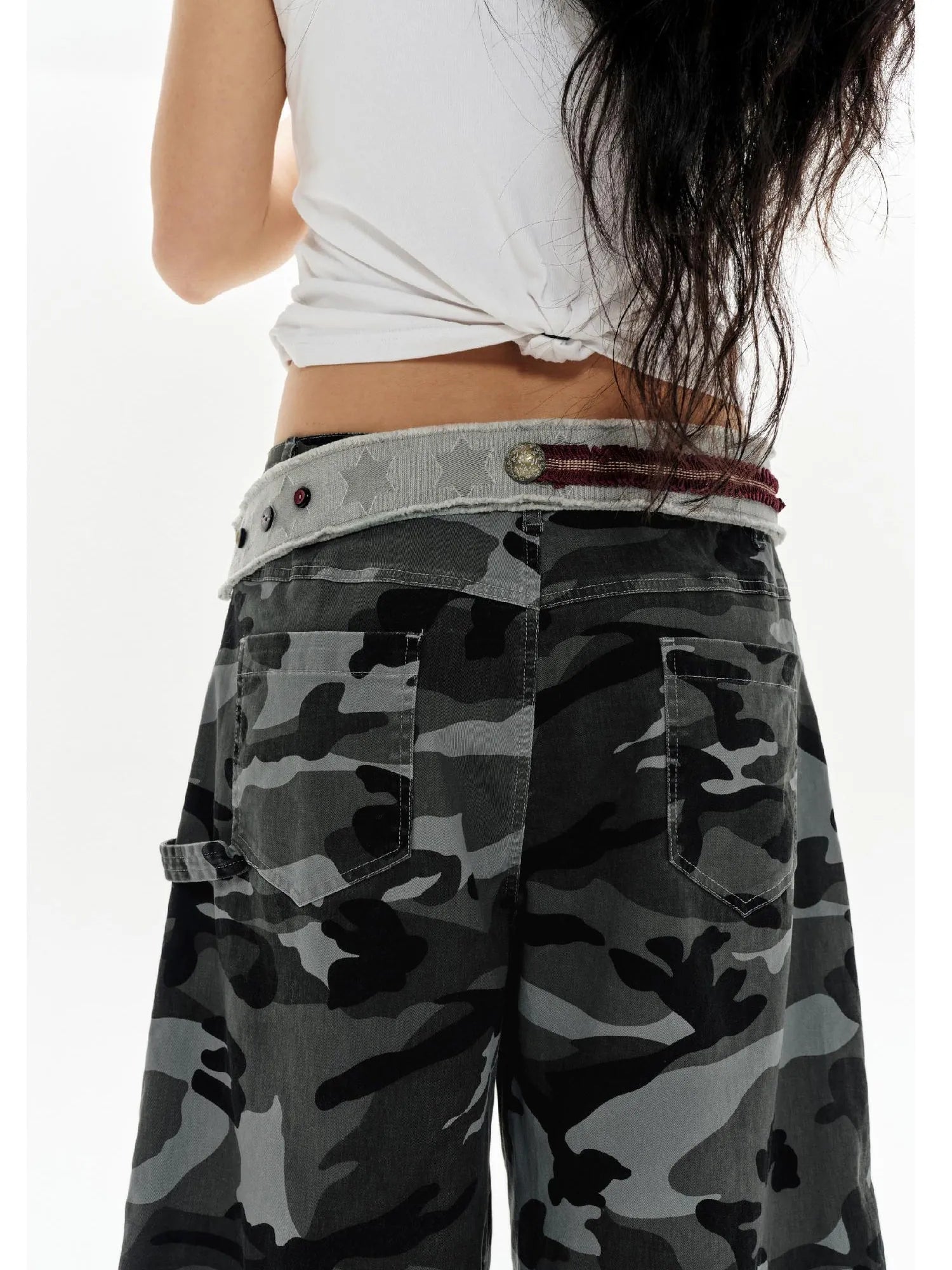 Green Star Contrast Belt With Lotus Buttons