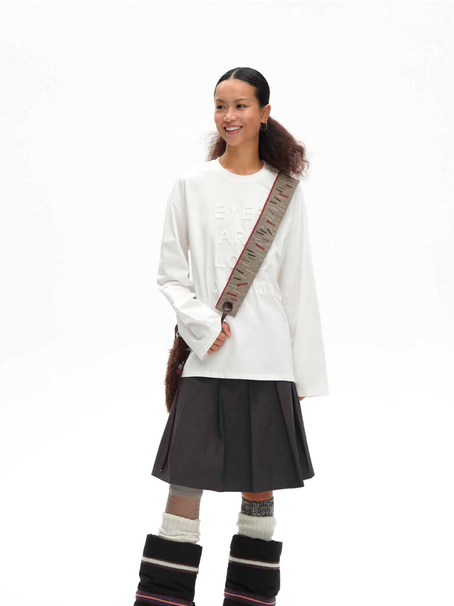 oinimi Handcrafted Fringed Crossbody Fluffy Bag