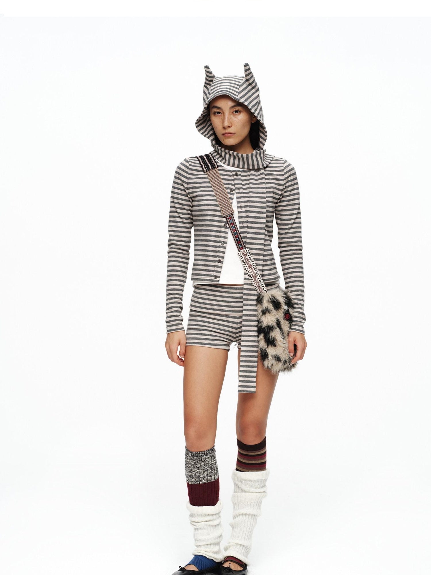 oinimi High Stretch Warm Striped Natural Waist Women Polyester Shorts