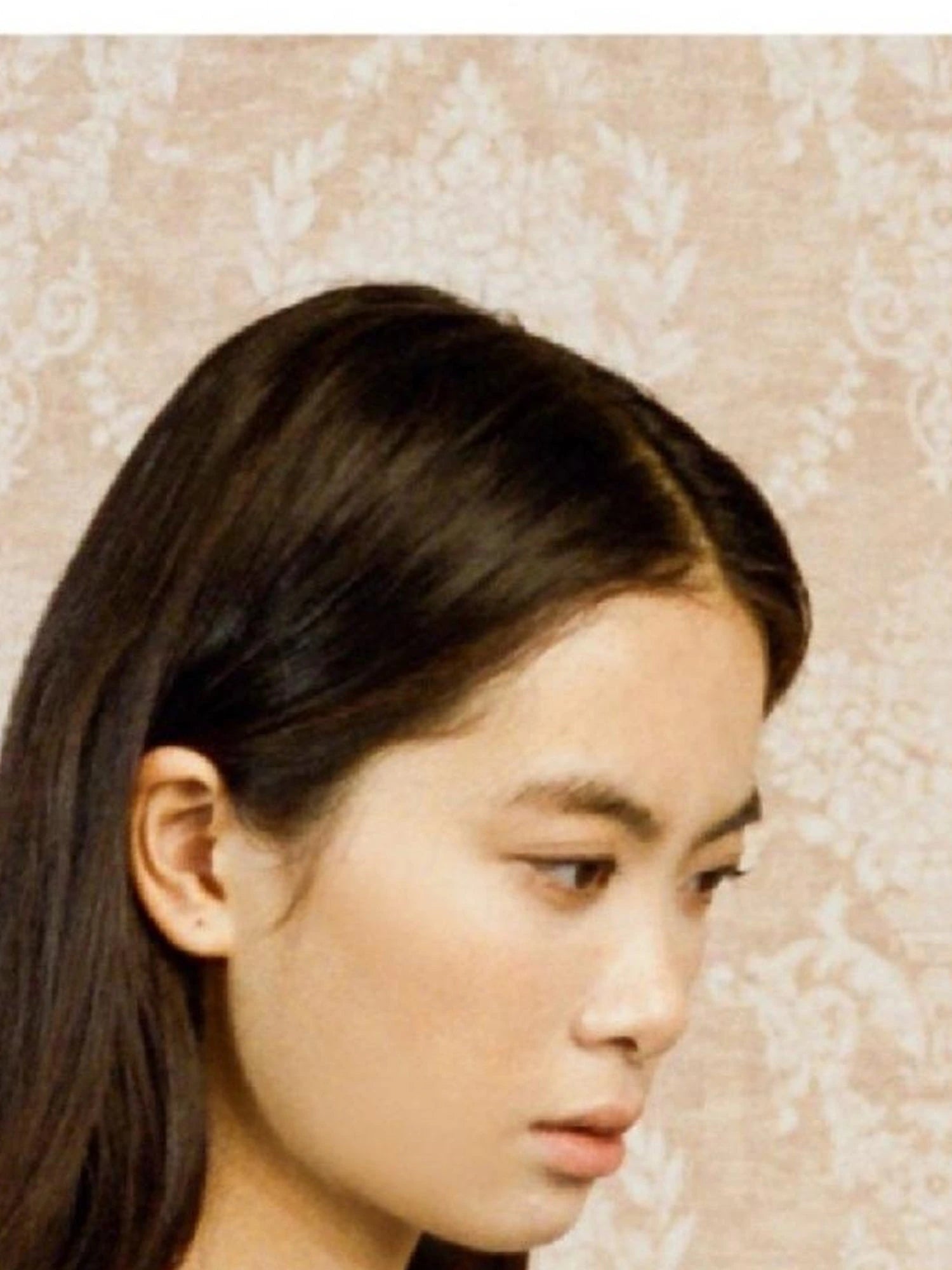 Lace Knotted Checkered Pillow Bag With Fluffy Cotton Ruffle Strap