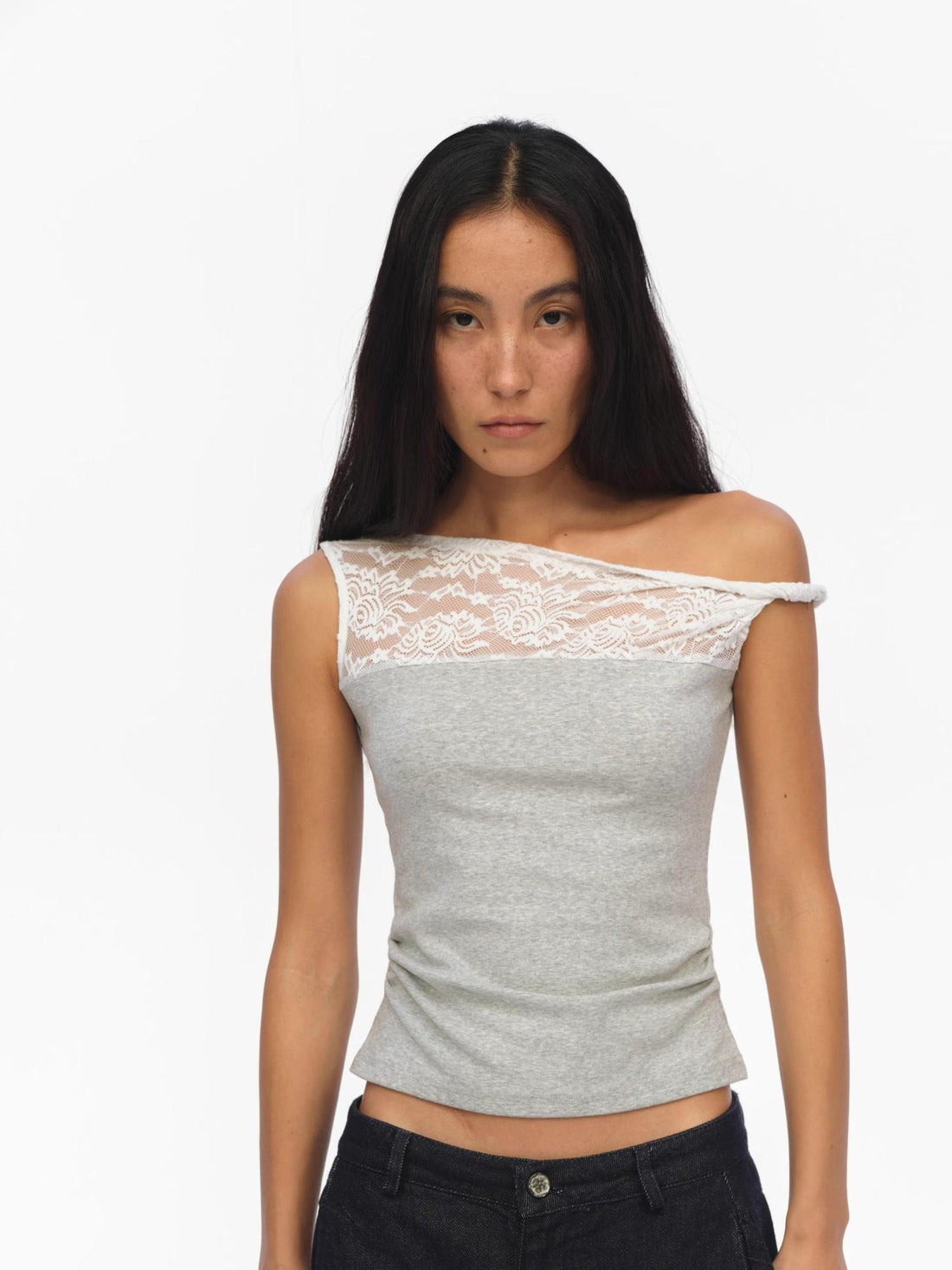 oinimi Lace Trimmed Slubbed Gray Slouchy Tank Top