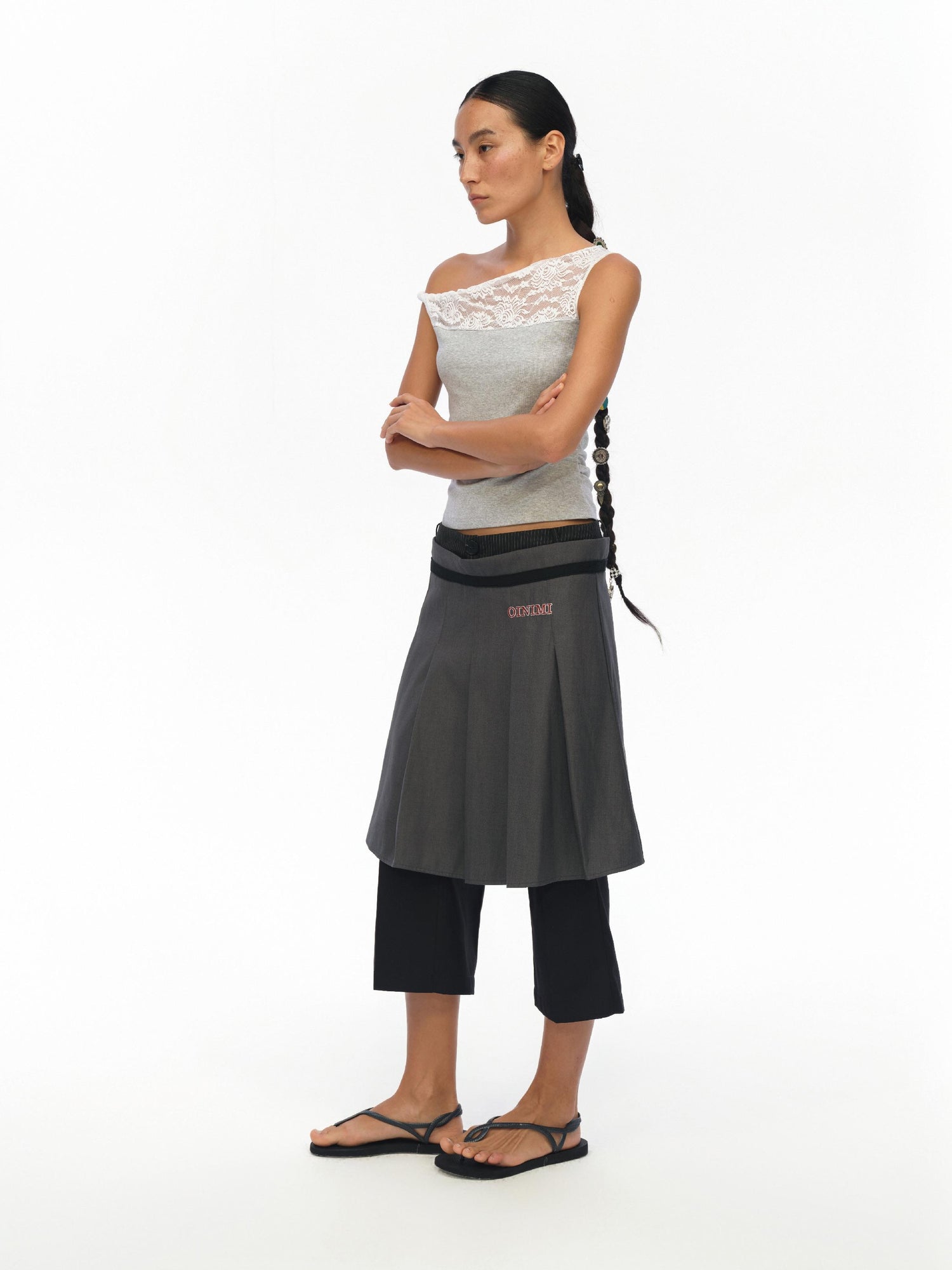 oinimi Lace Trimmed Slubbed Gray Slouchy Tank Top