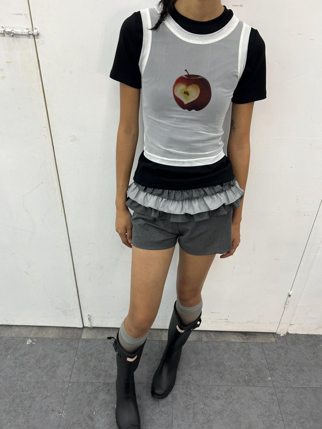 oinimi Layered Ruffle Hem Denim Shorts
